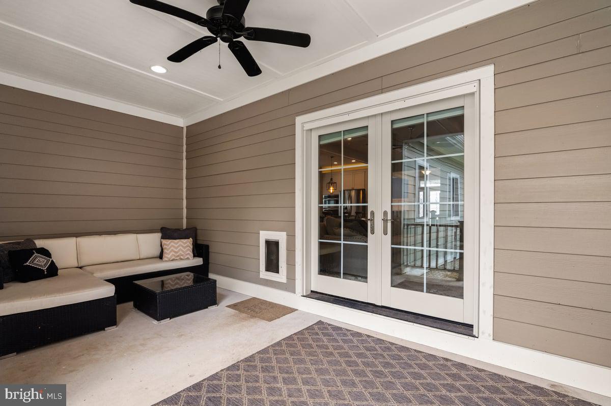 LAKE FOREST ESTATES - Residential