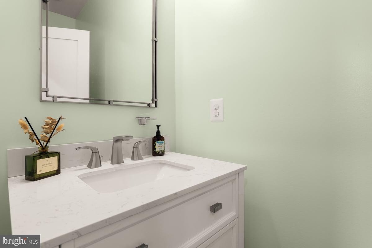 LAKE FOREST ESTATES - Residential