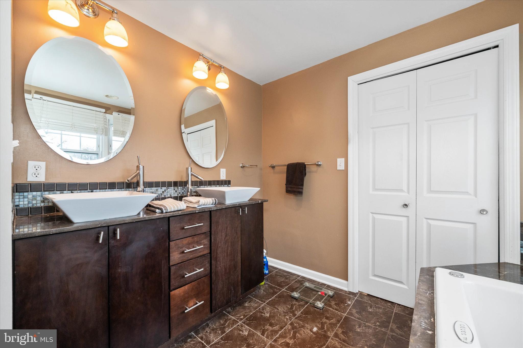 LONGWOOD - Residential