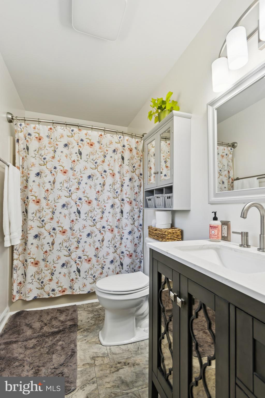 RHOADESVILLE - Residential