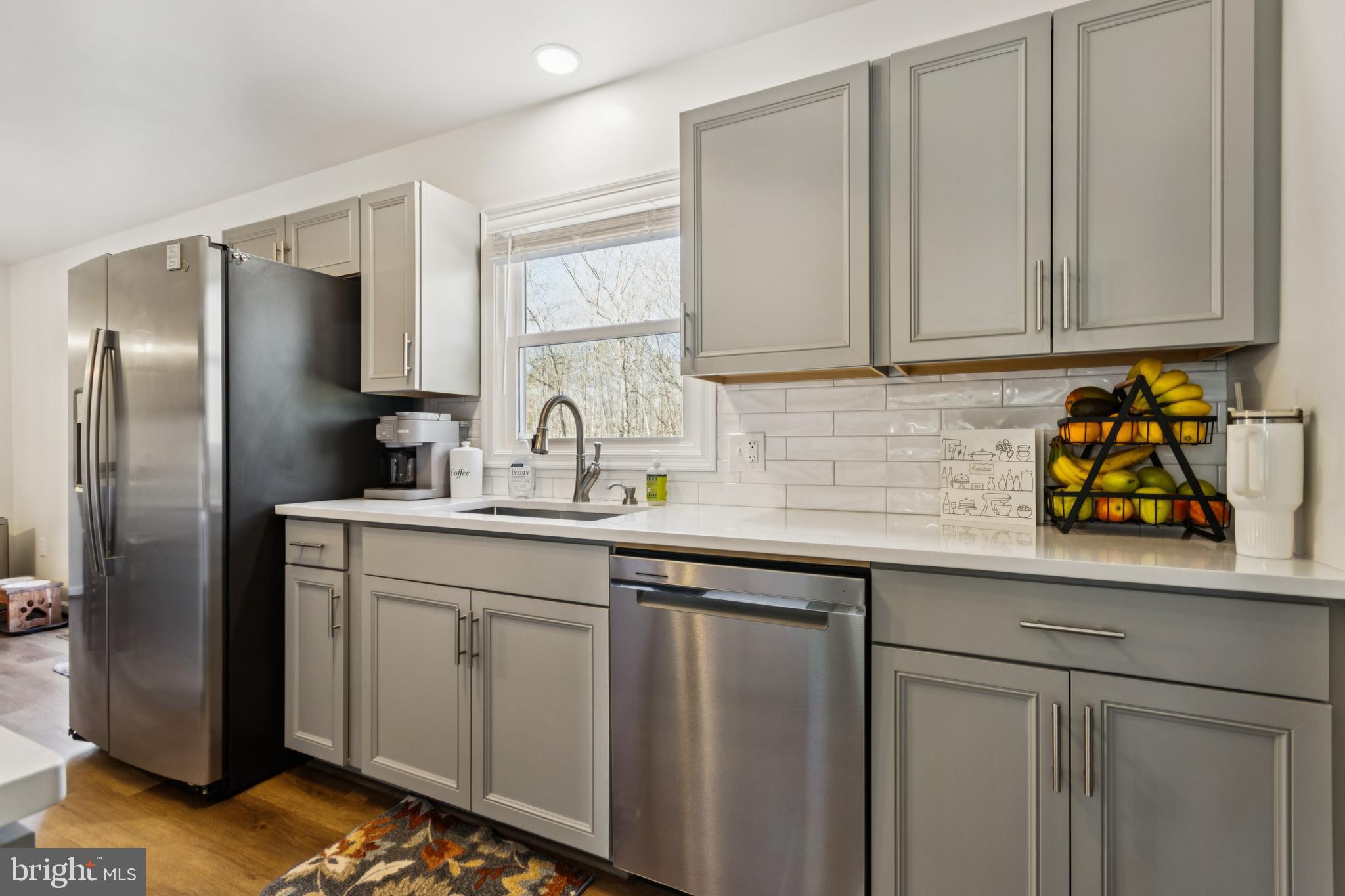 RHOADESVILLE - Residential