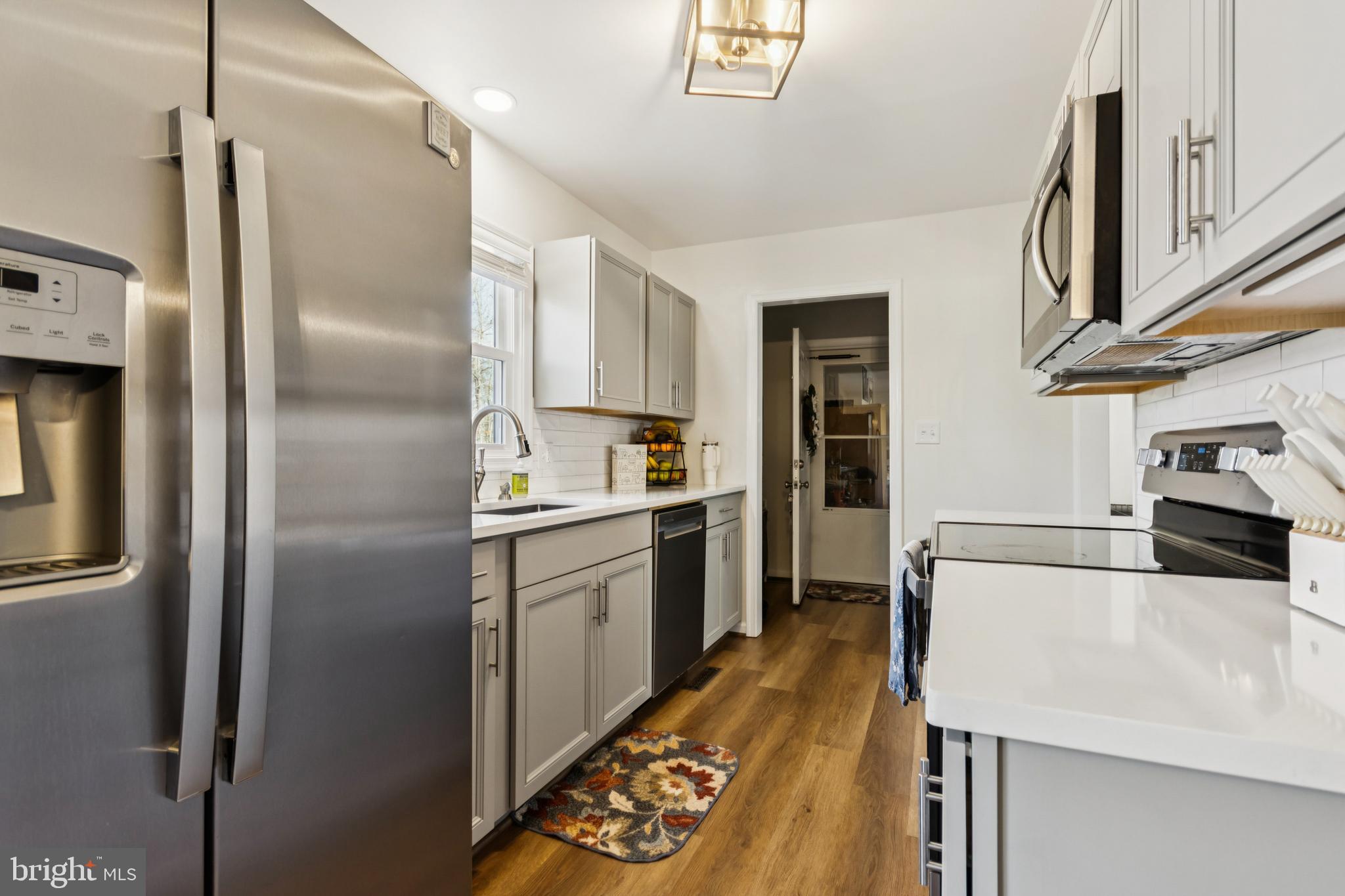 RHOADESVILLE - Residential