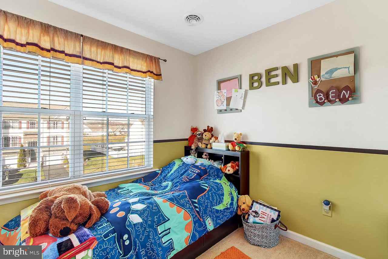 JACKSON HEIGHTS - Residential