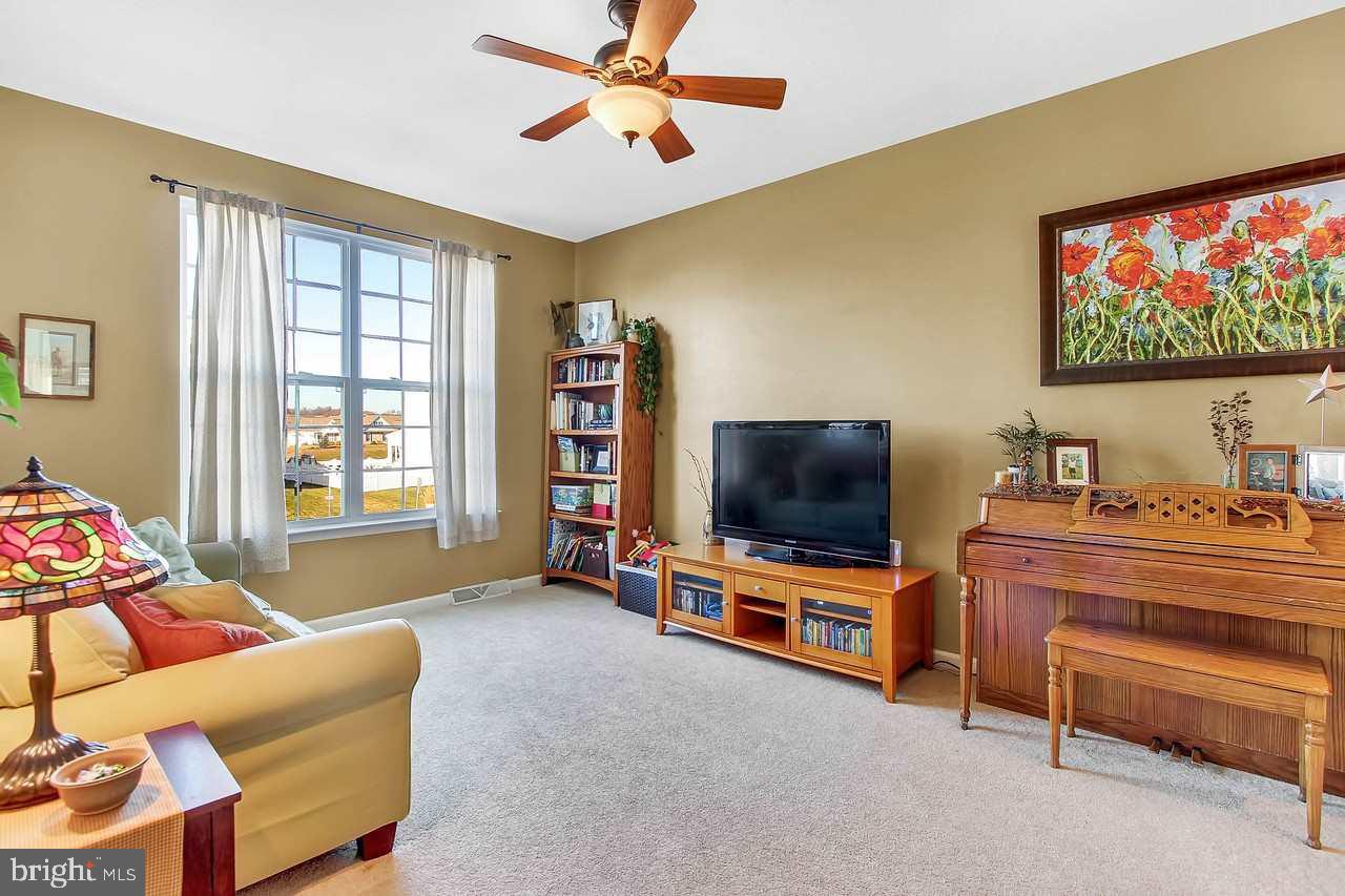 JACKSON HEIGHTS - Residential