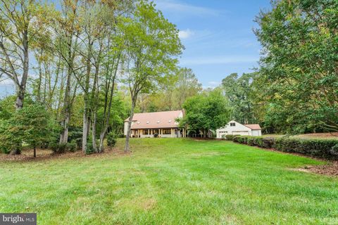 10702 MILKWEED DRIVE GREAT FALLS VA 22066