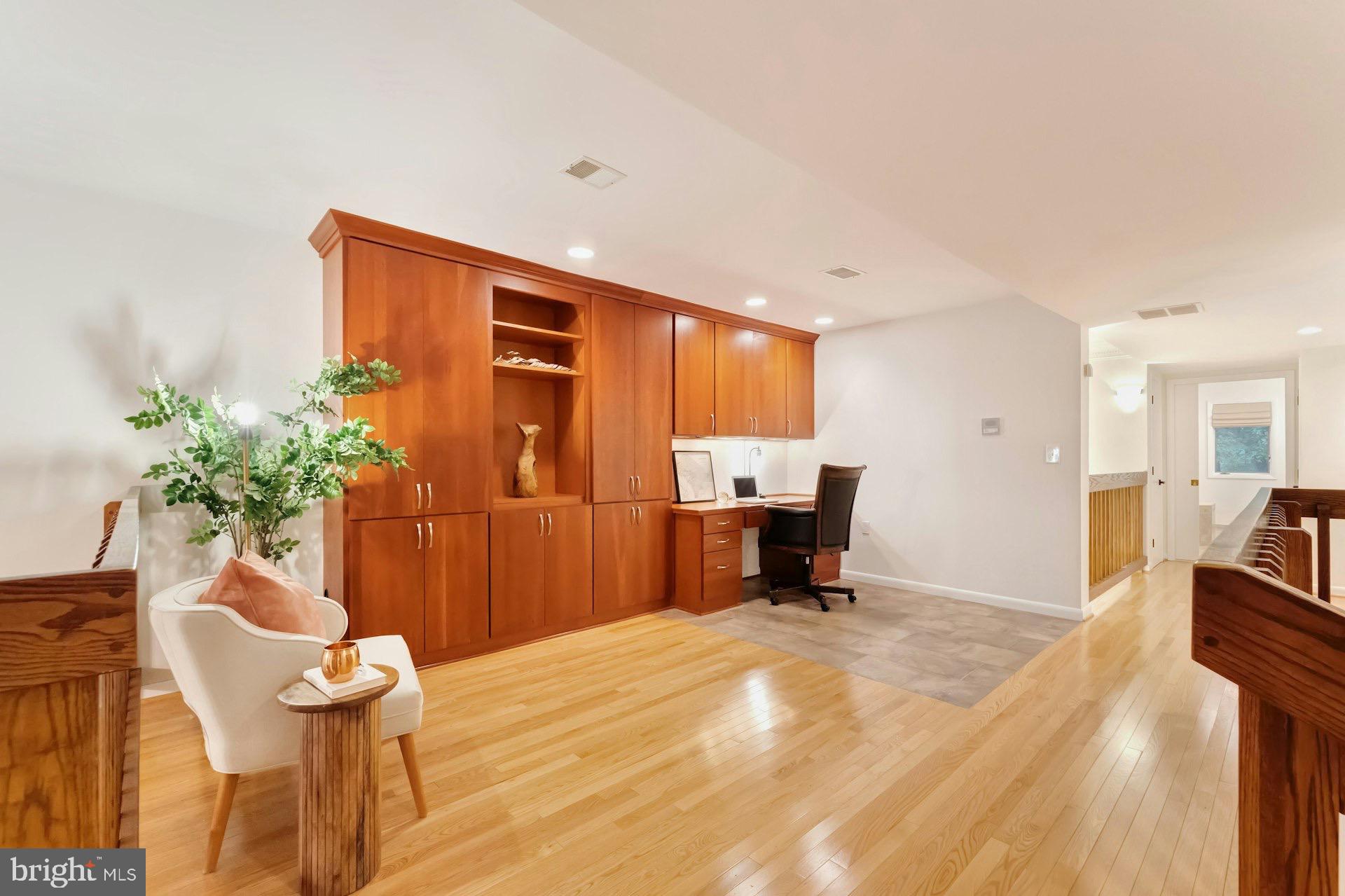 WOODSFIELD - Residential