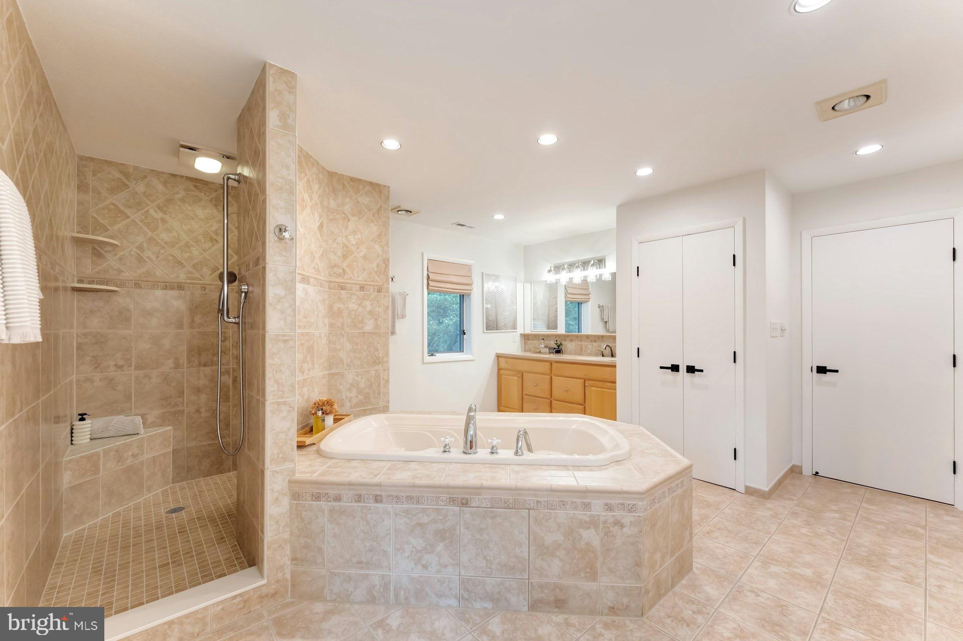 WOODSFIELD - Residential