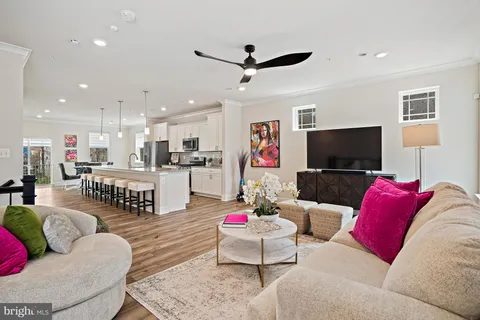 MLS: MDCH2052956