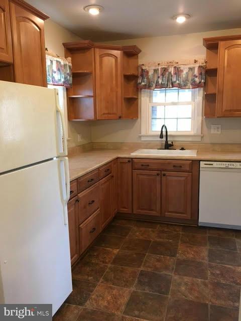 ARLINGTON VILLAGE - Residential Lease