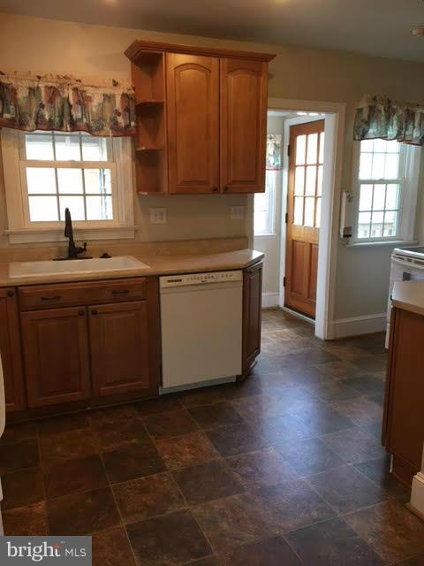 ARLINGTON VILLAGE - Residential Lease