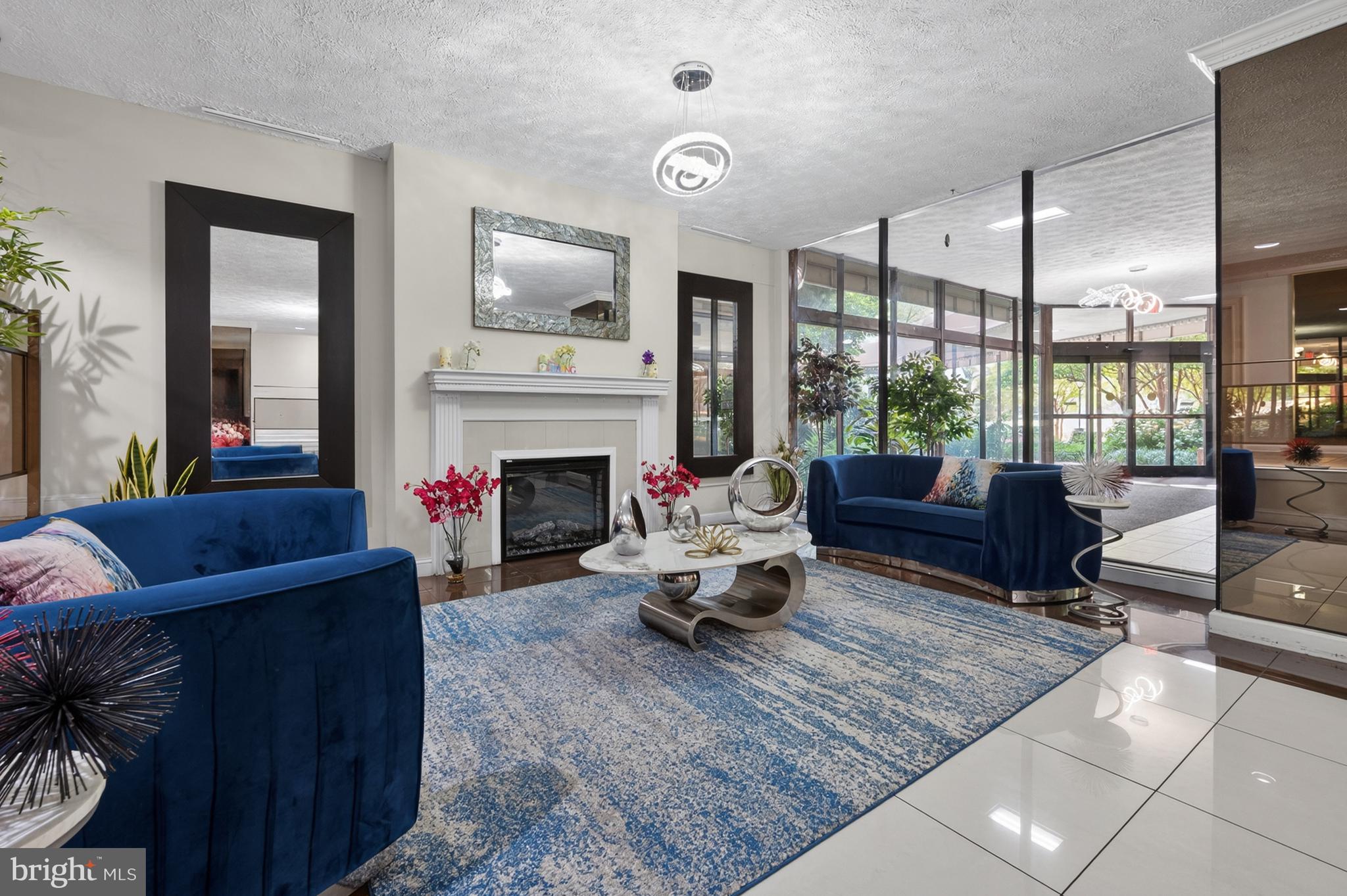 RIVER PLACE - Residential