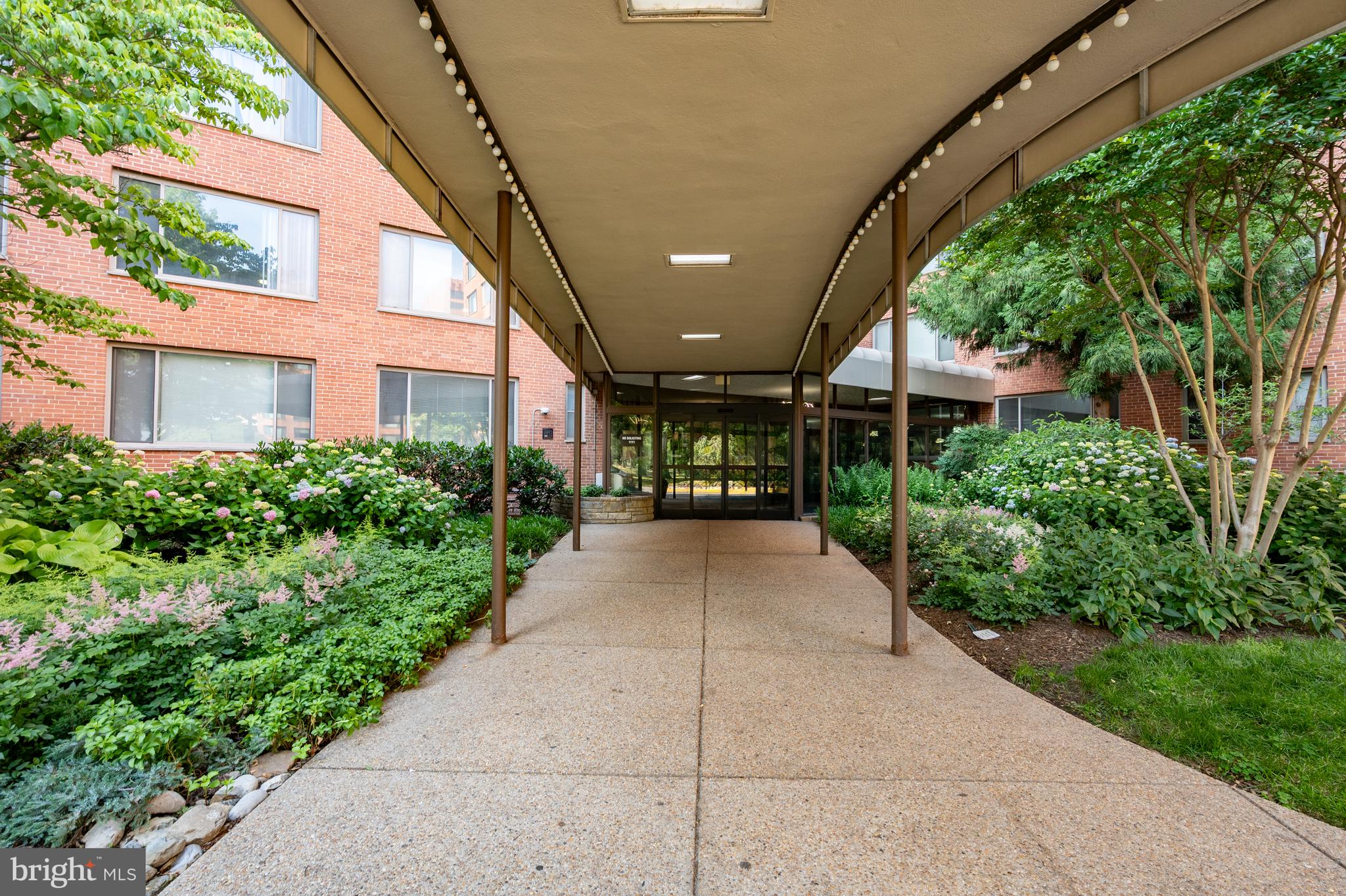 RIVER PLACE - Residential