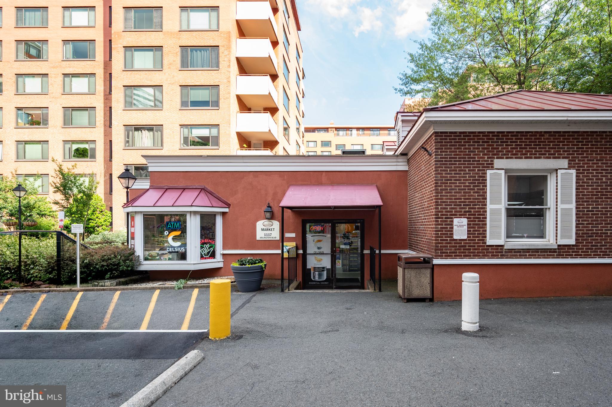 RIVER PLACE - Residential