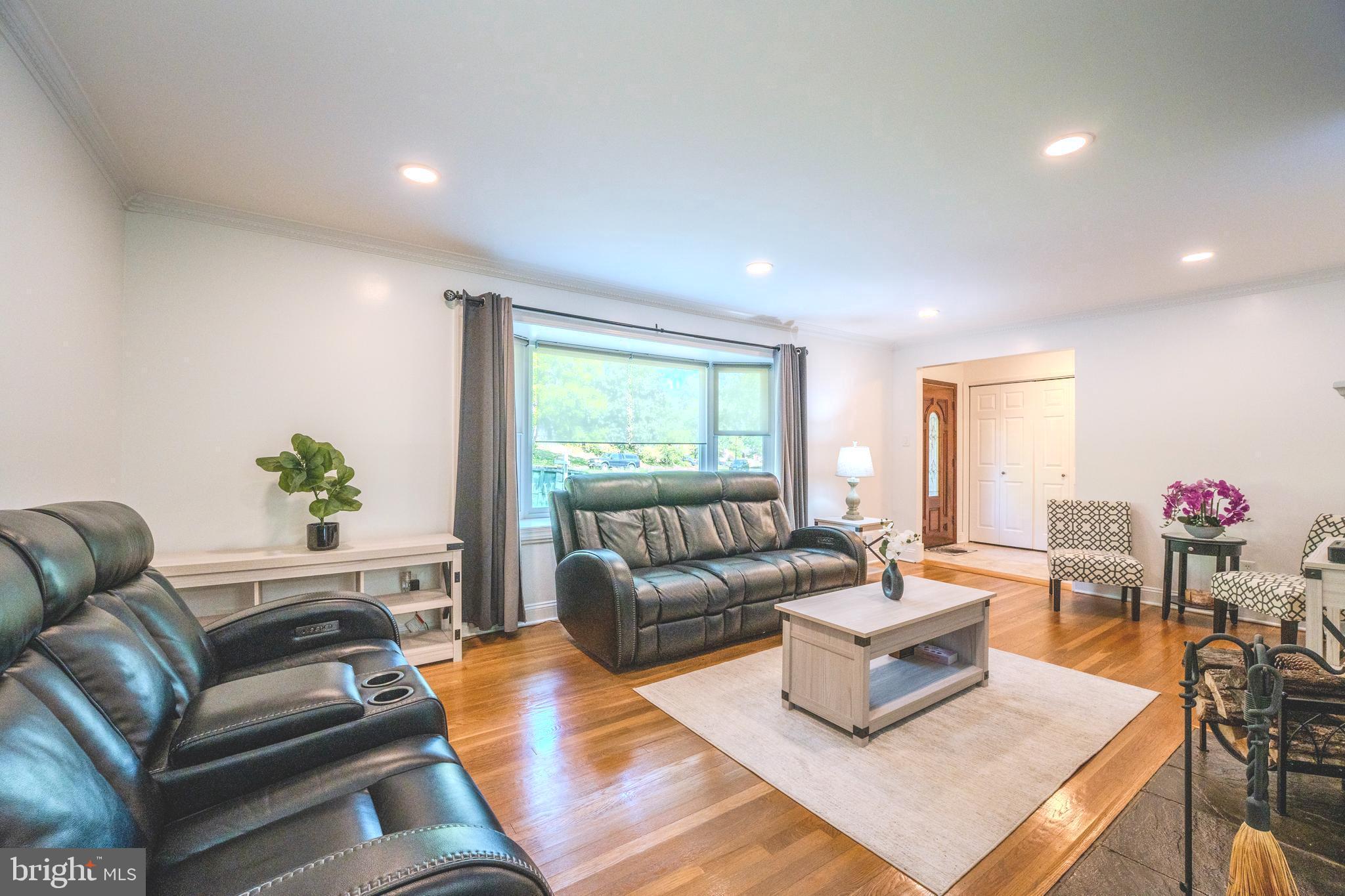 WEST SPRINGFIELD - Residential
