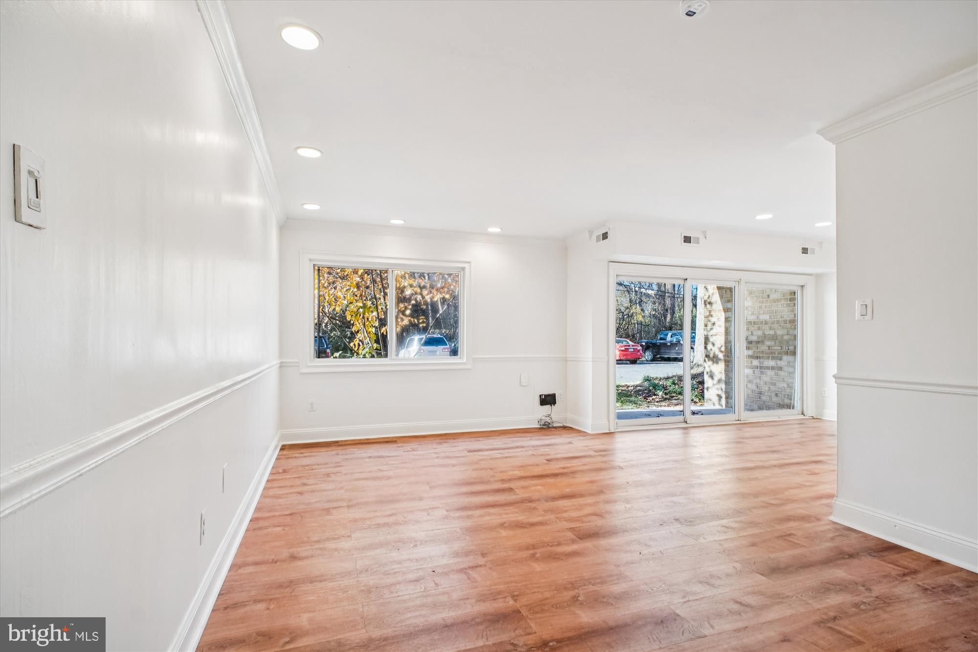 YORKTOWNE SQUARE - Residential Lease