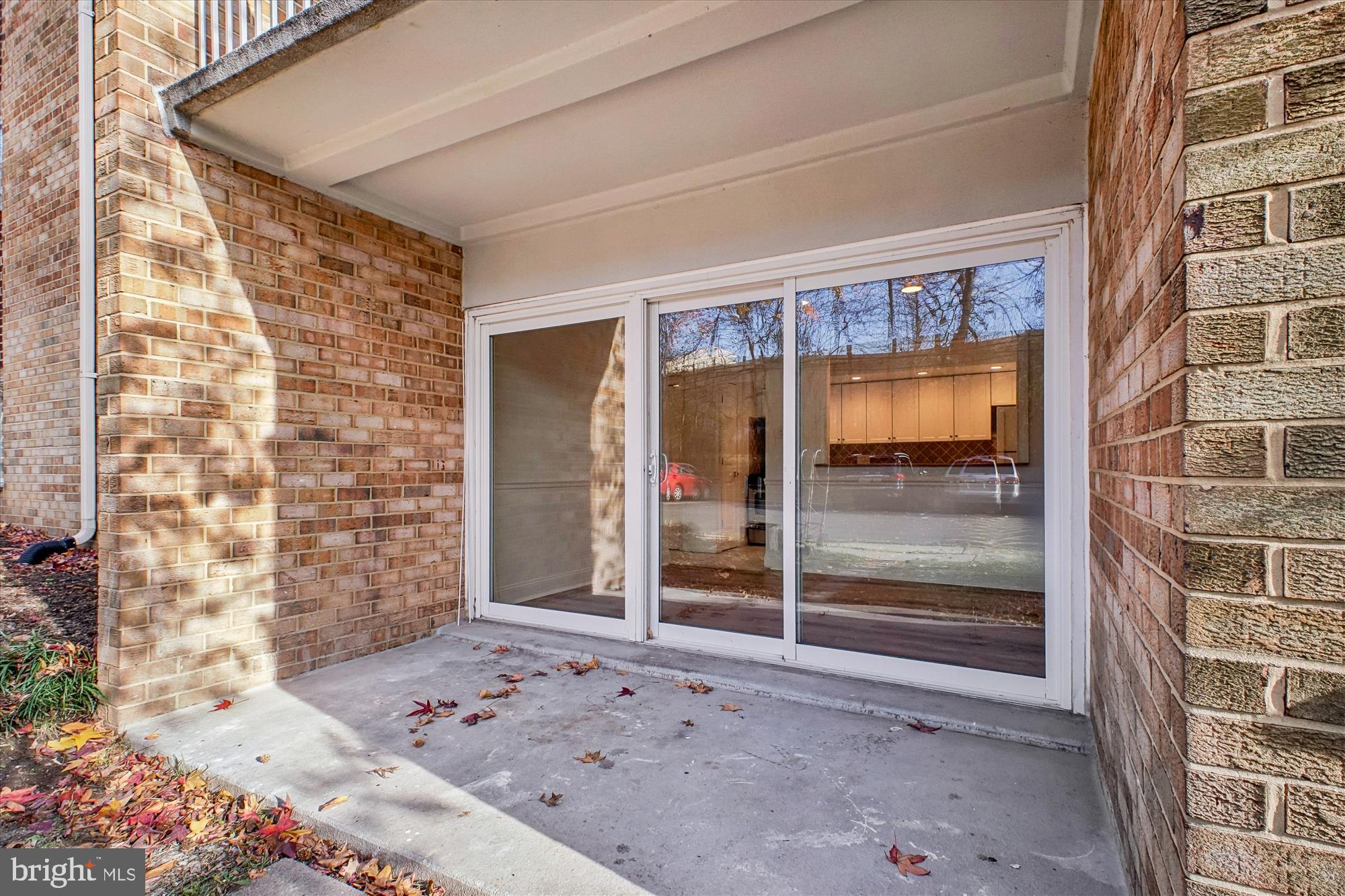 YORKTOWNE SQUARE - Residential Lease