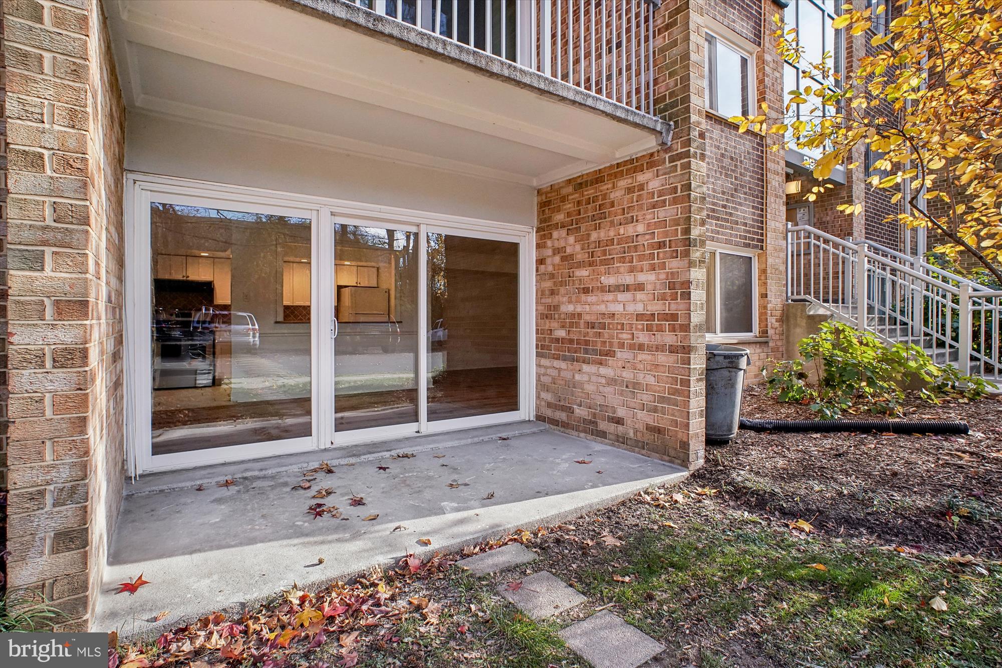 YORKTOWNE SQUARE - Residential Lease