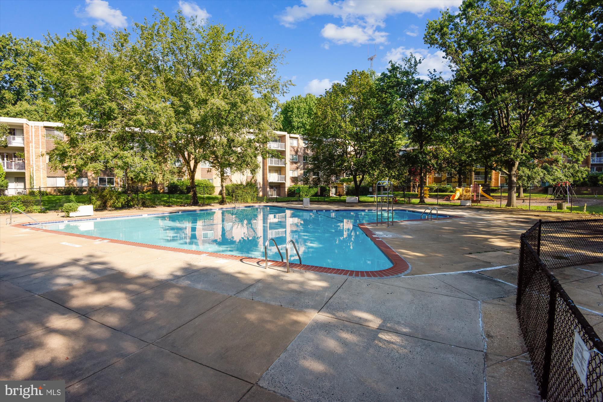 YORKTOWNE SQUARE - Residential Lease