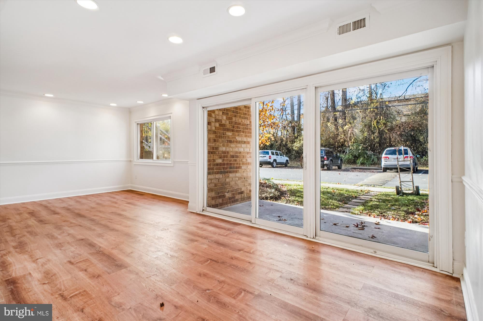 YORKTOWNE SQUARE - Residential Lease