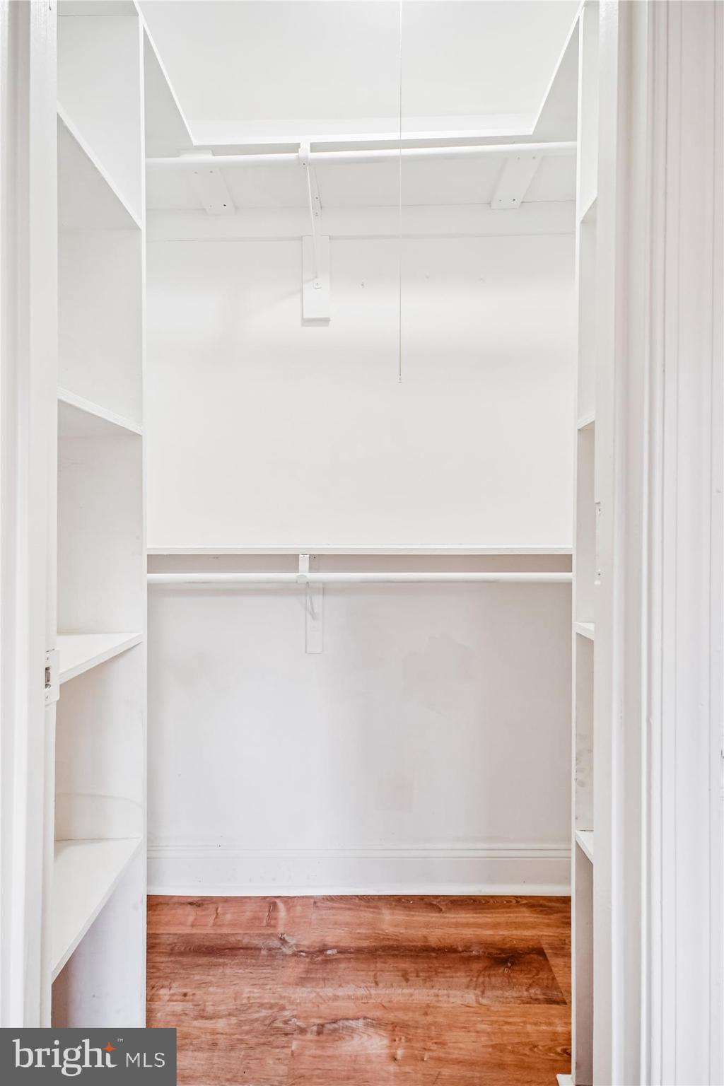 YORKTOWNE SQUARE - Residential Lease