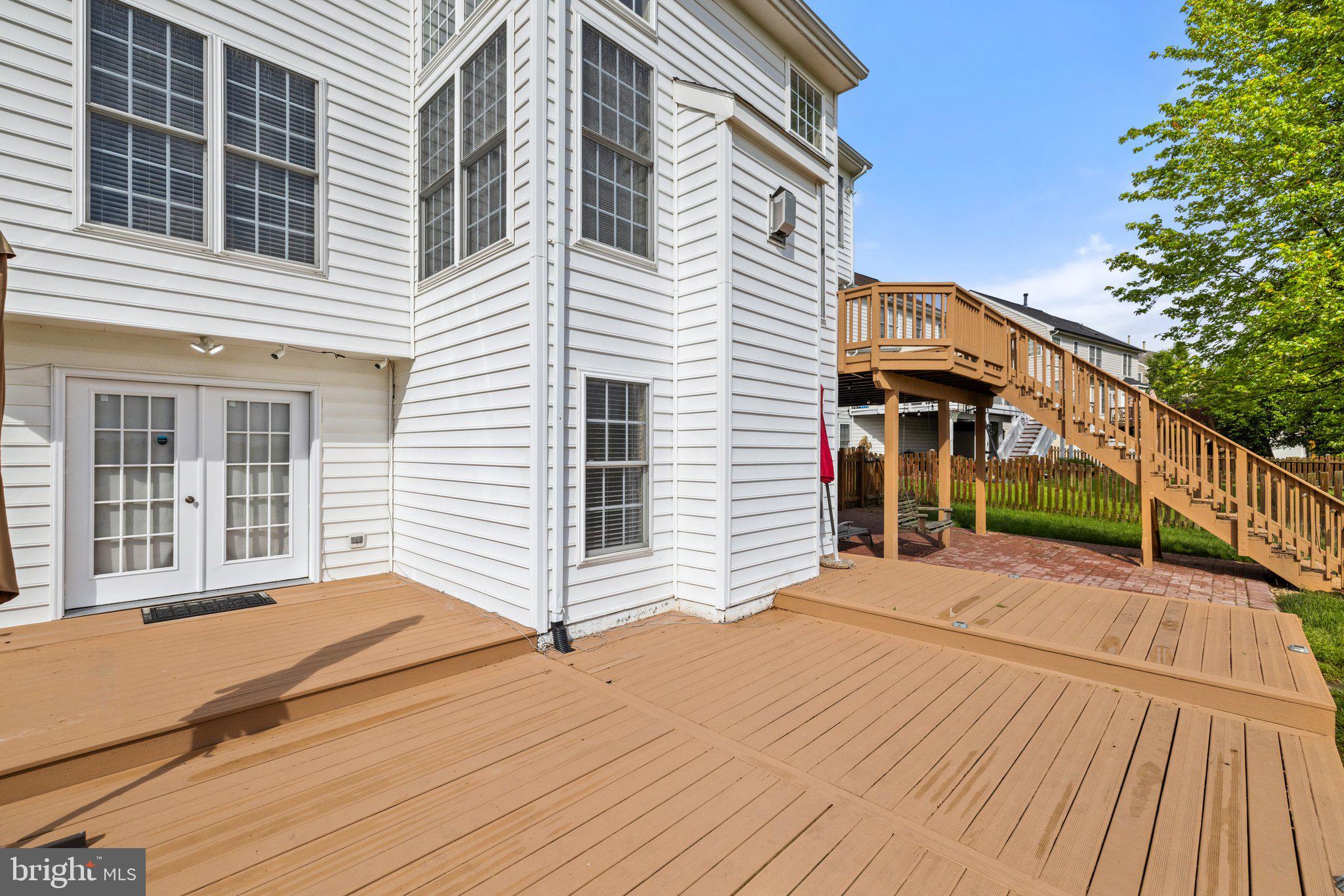 RIVER OAKS - Residential