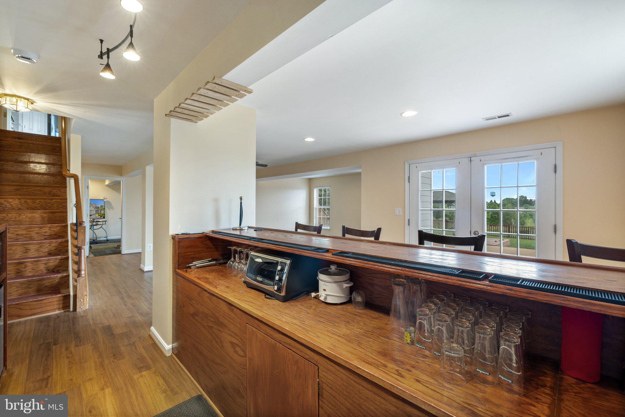 RIVER OAKS - Residential