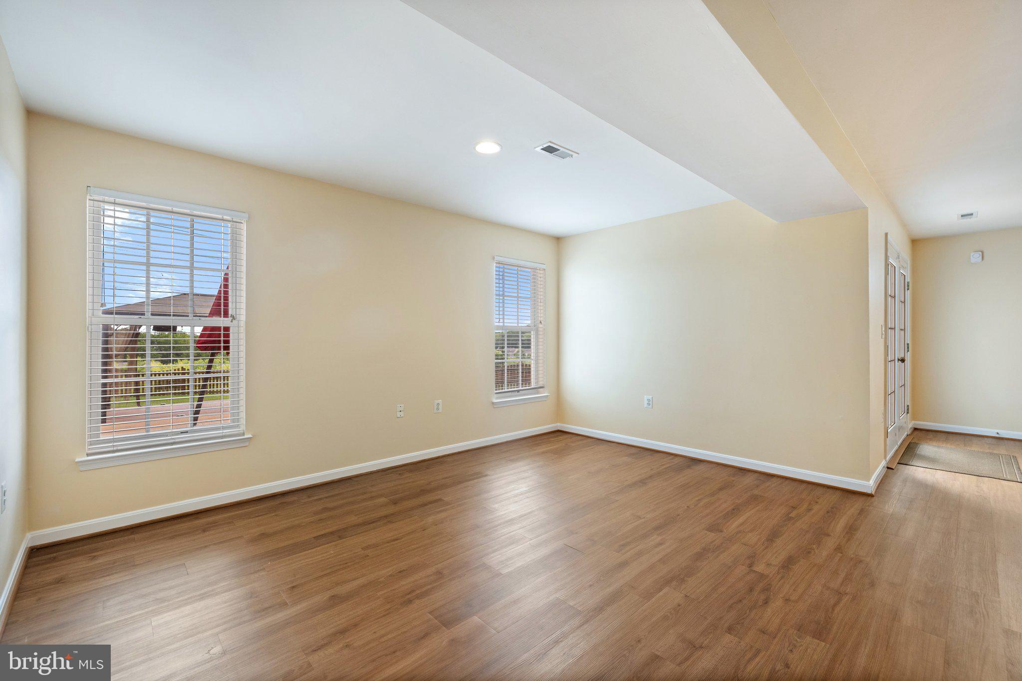 RIVER OAKS - Residential