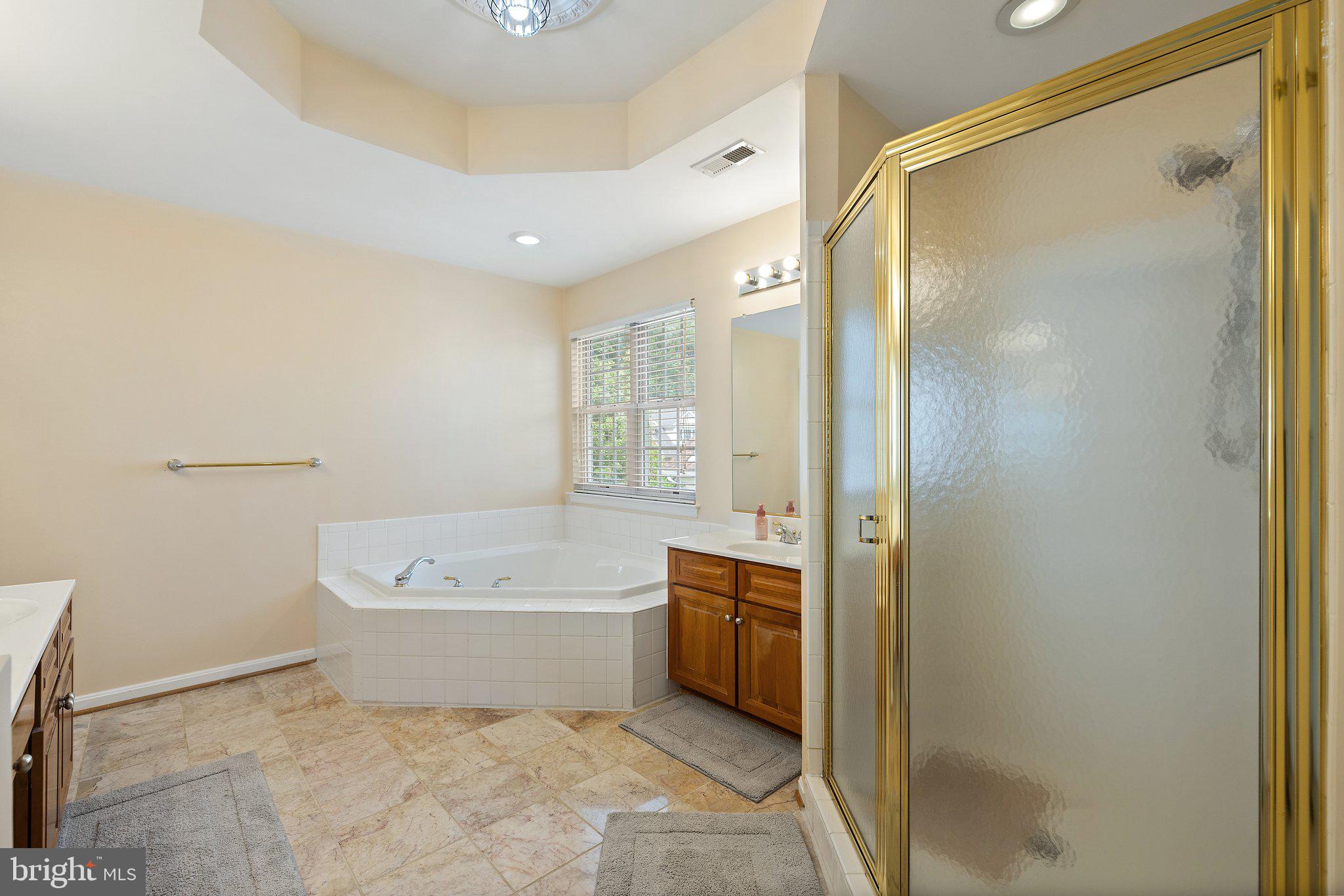 RIVER OAKS - Residential