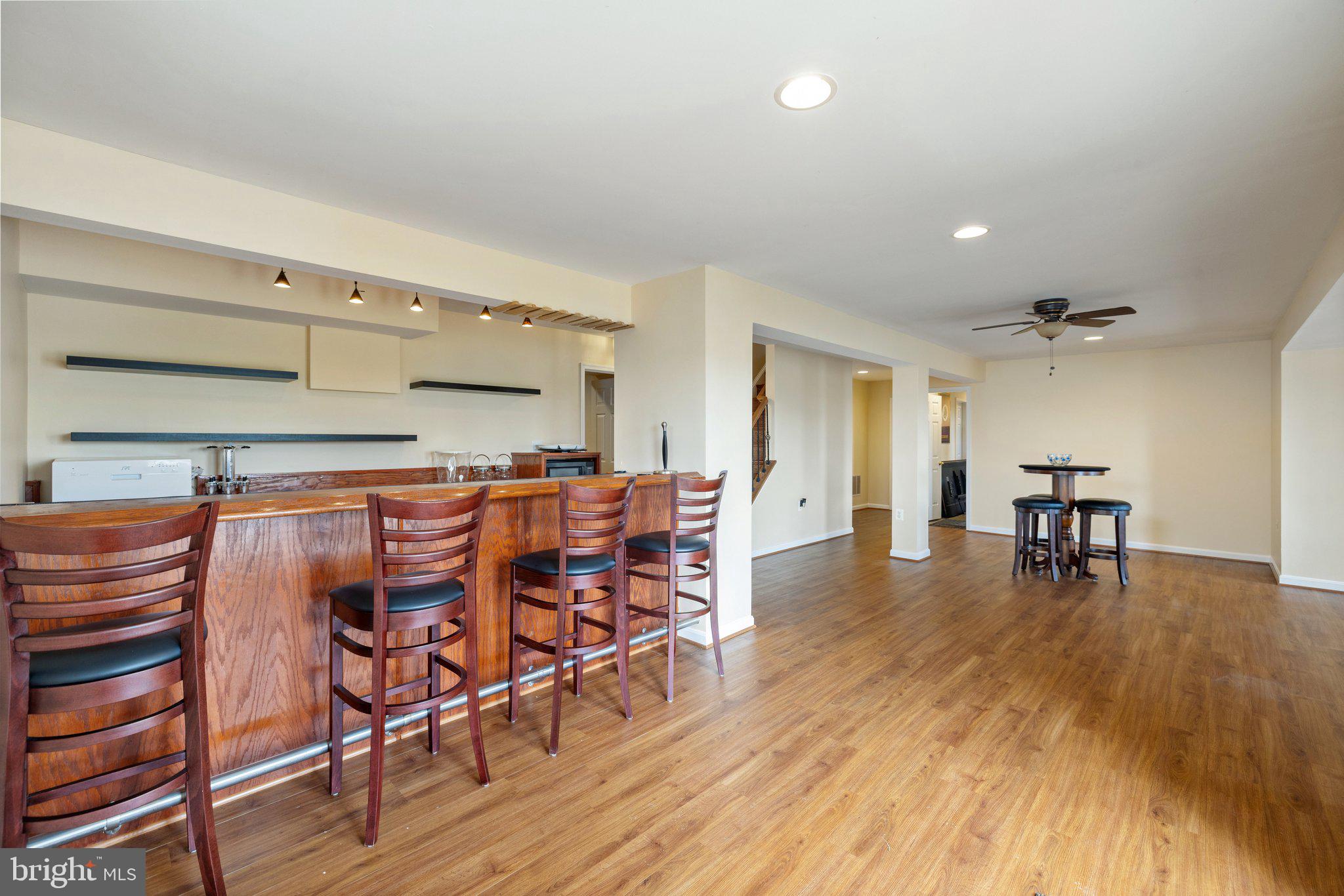 RIVER OAKS - Residential