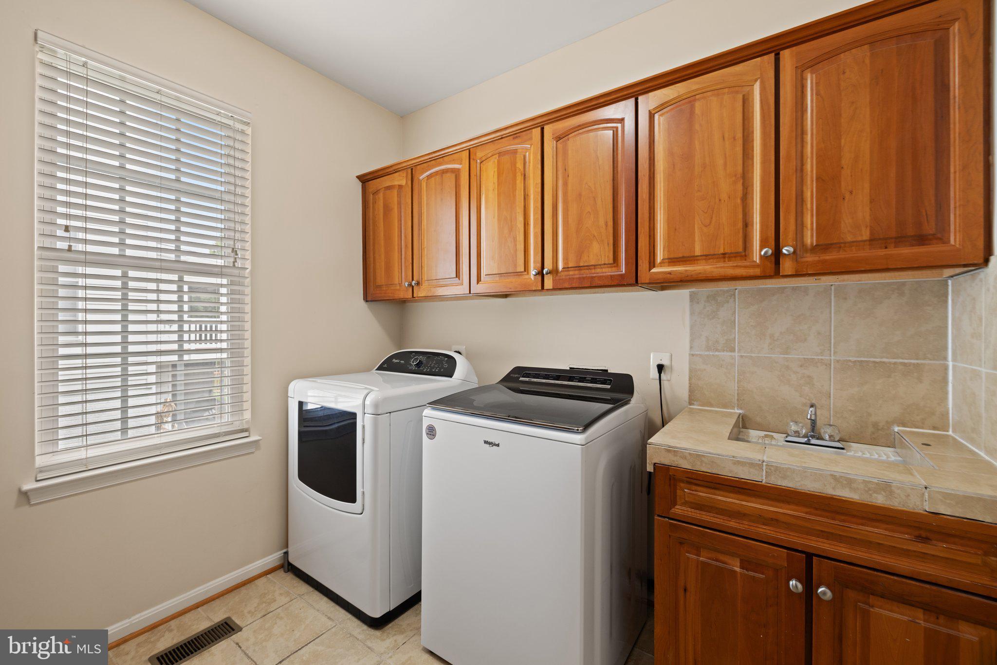 RIVER OAKS - Residential