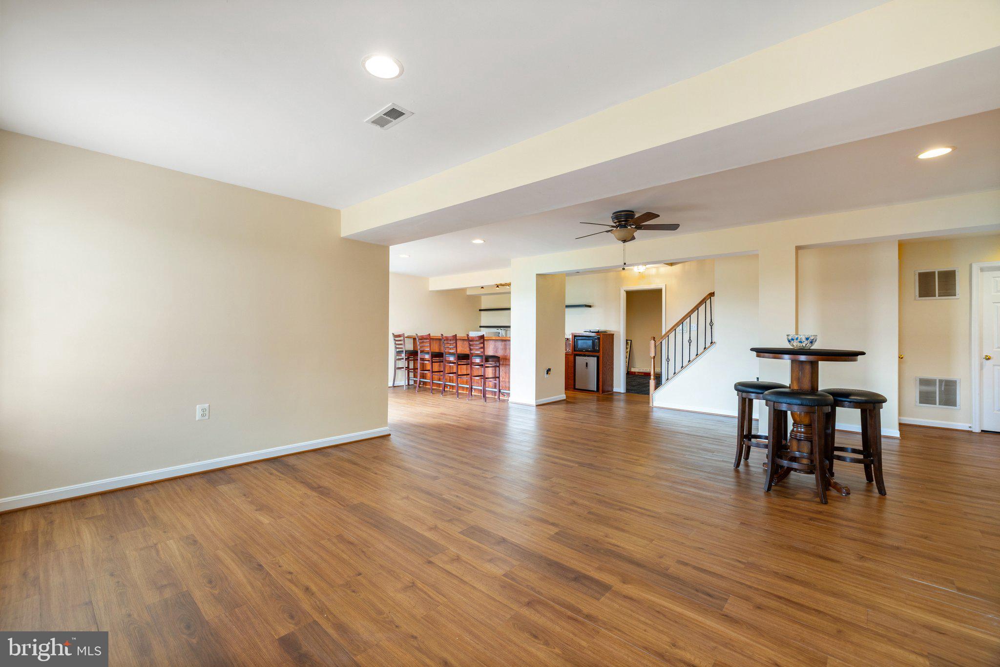 RIVER OAKS - Residential