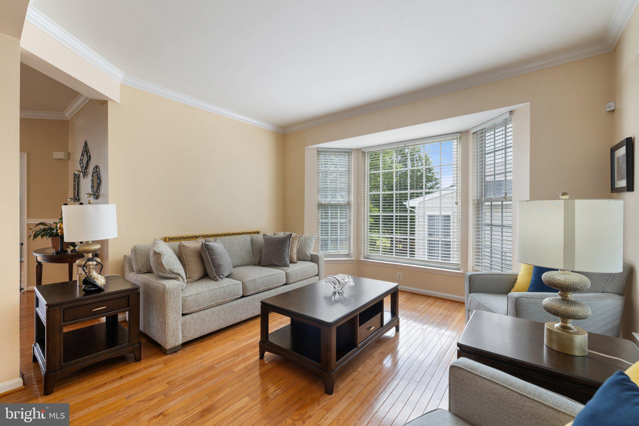 RIVER OAKS - Residential