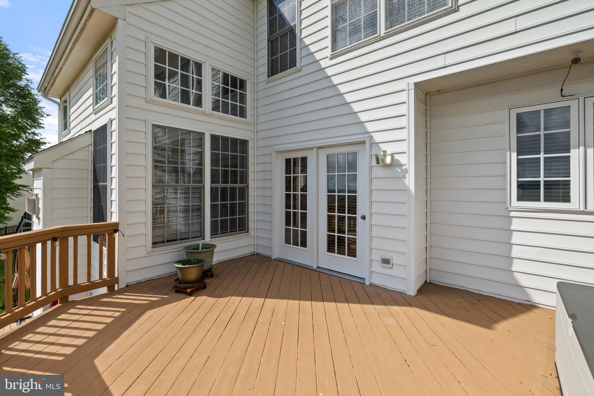 RIVER OAKS - Residential