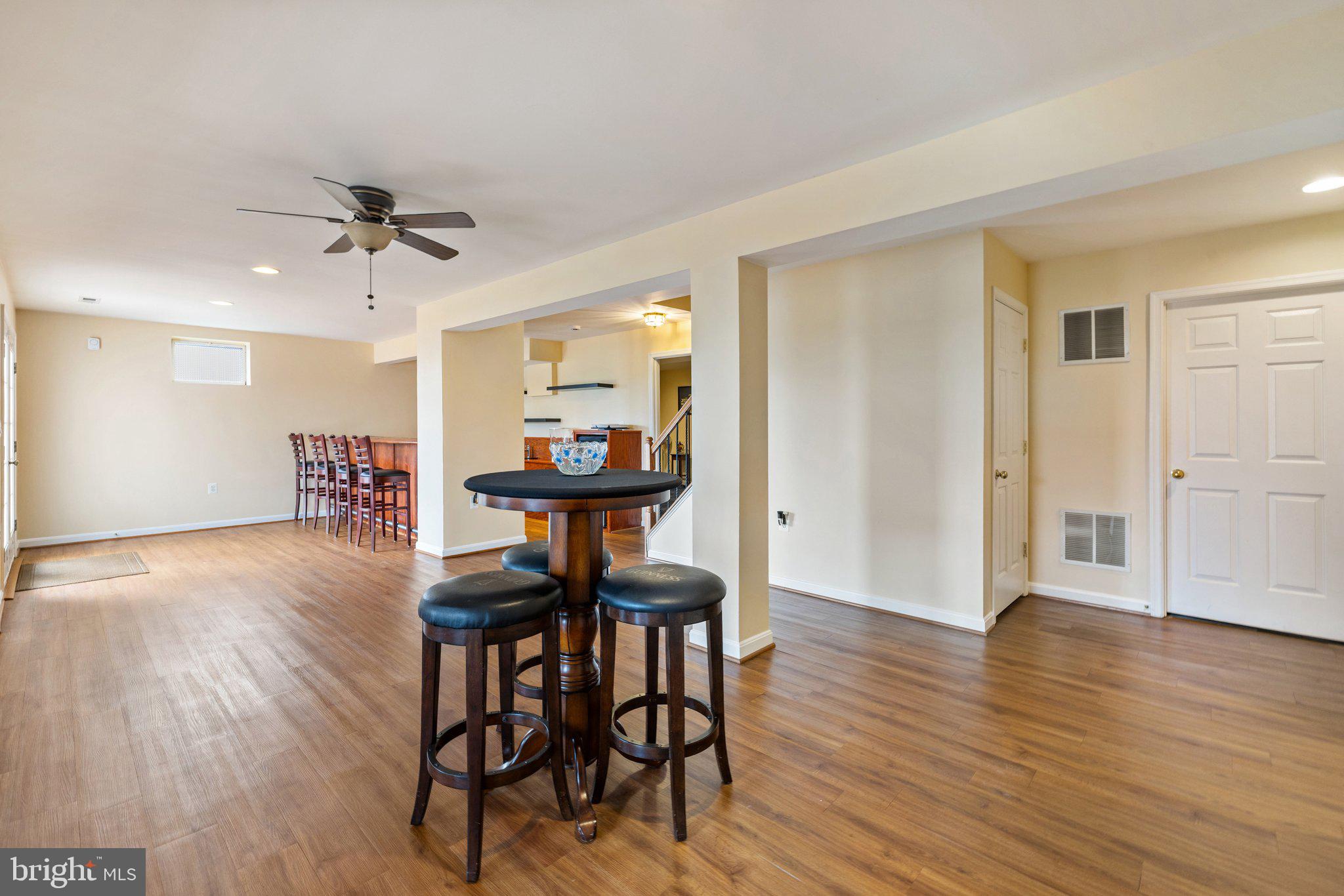 RIVER OAKS - Residential