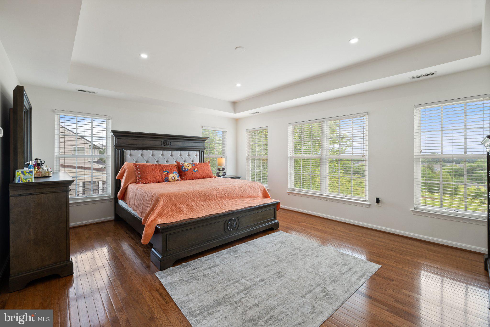 RIVER OAKS - Residential