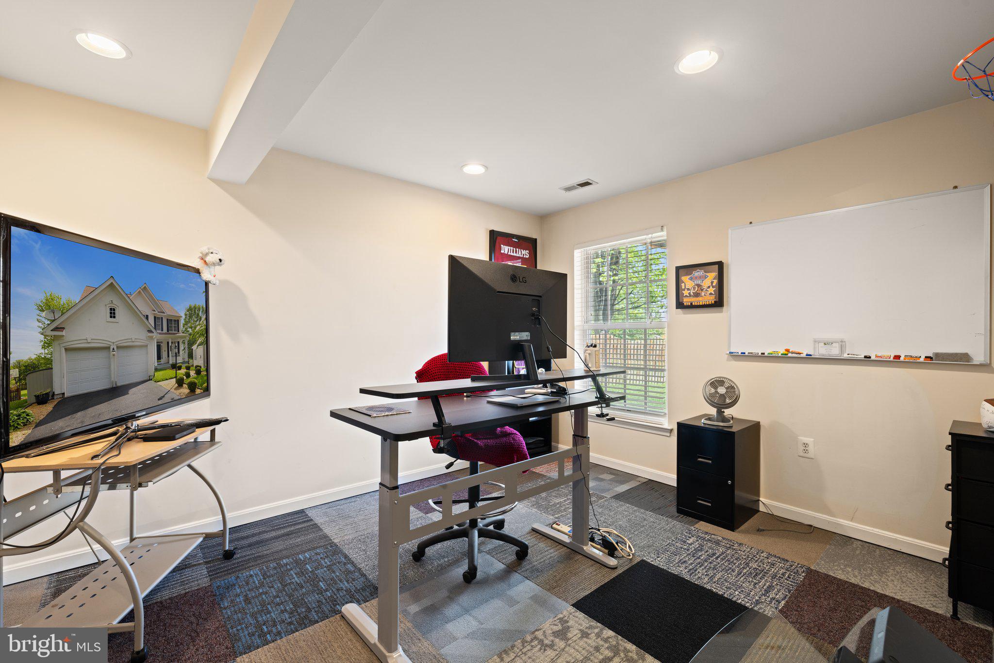 RIVER OAKS - Residential