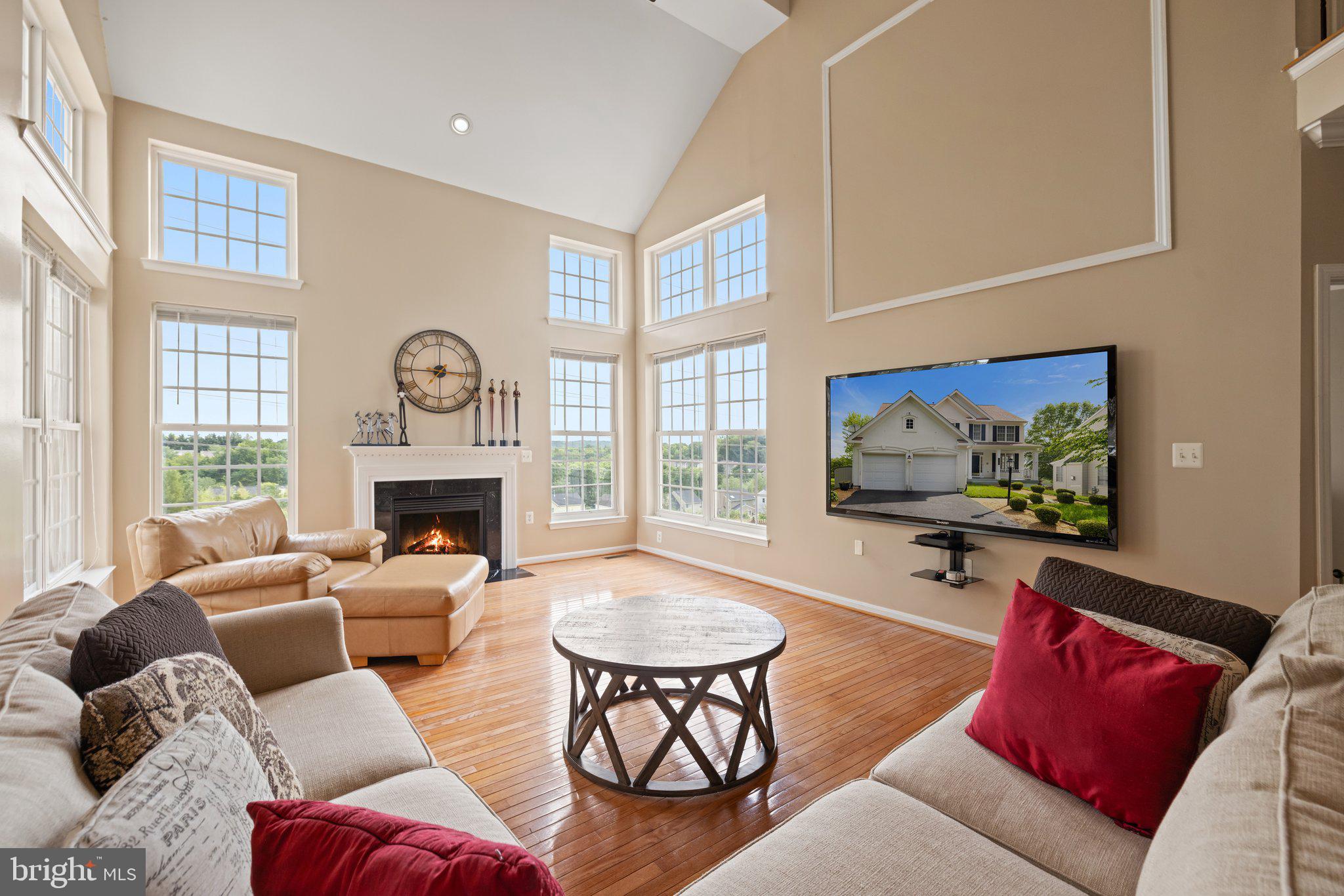 RIVER OAKS - Residential