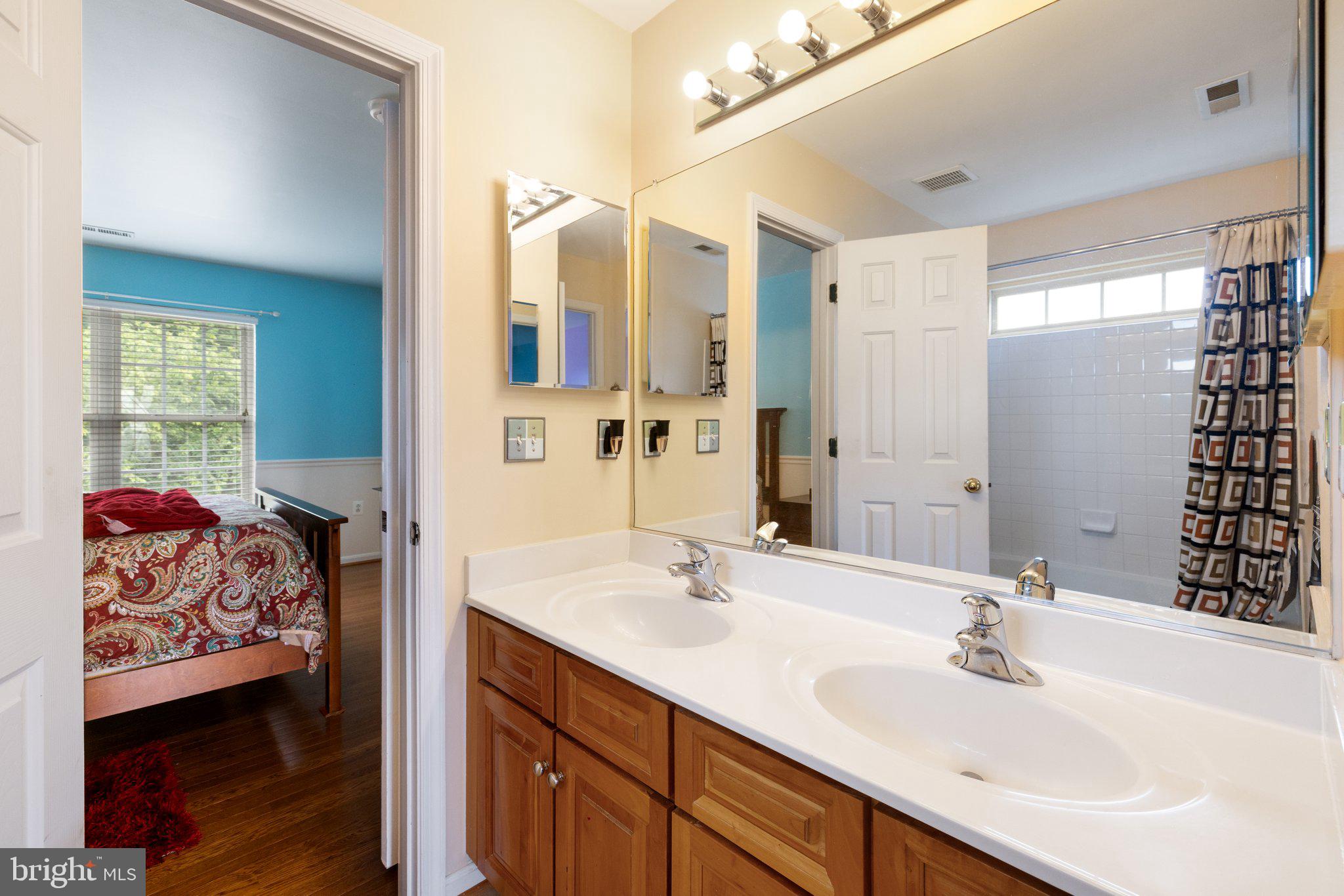 RIVER OAKS - Residential