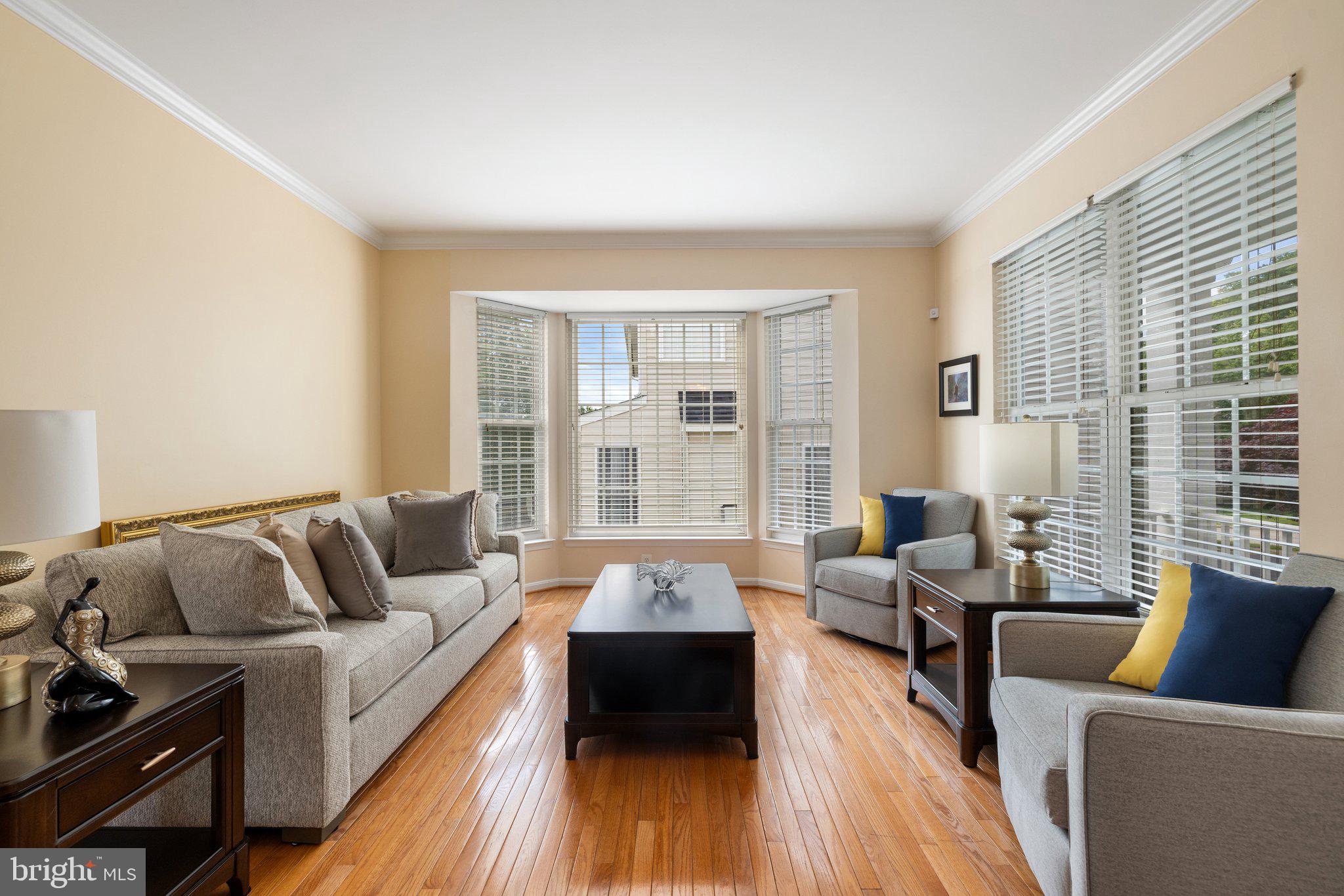 RIVER OAKS - Residential