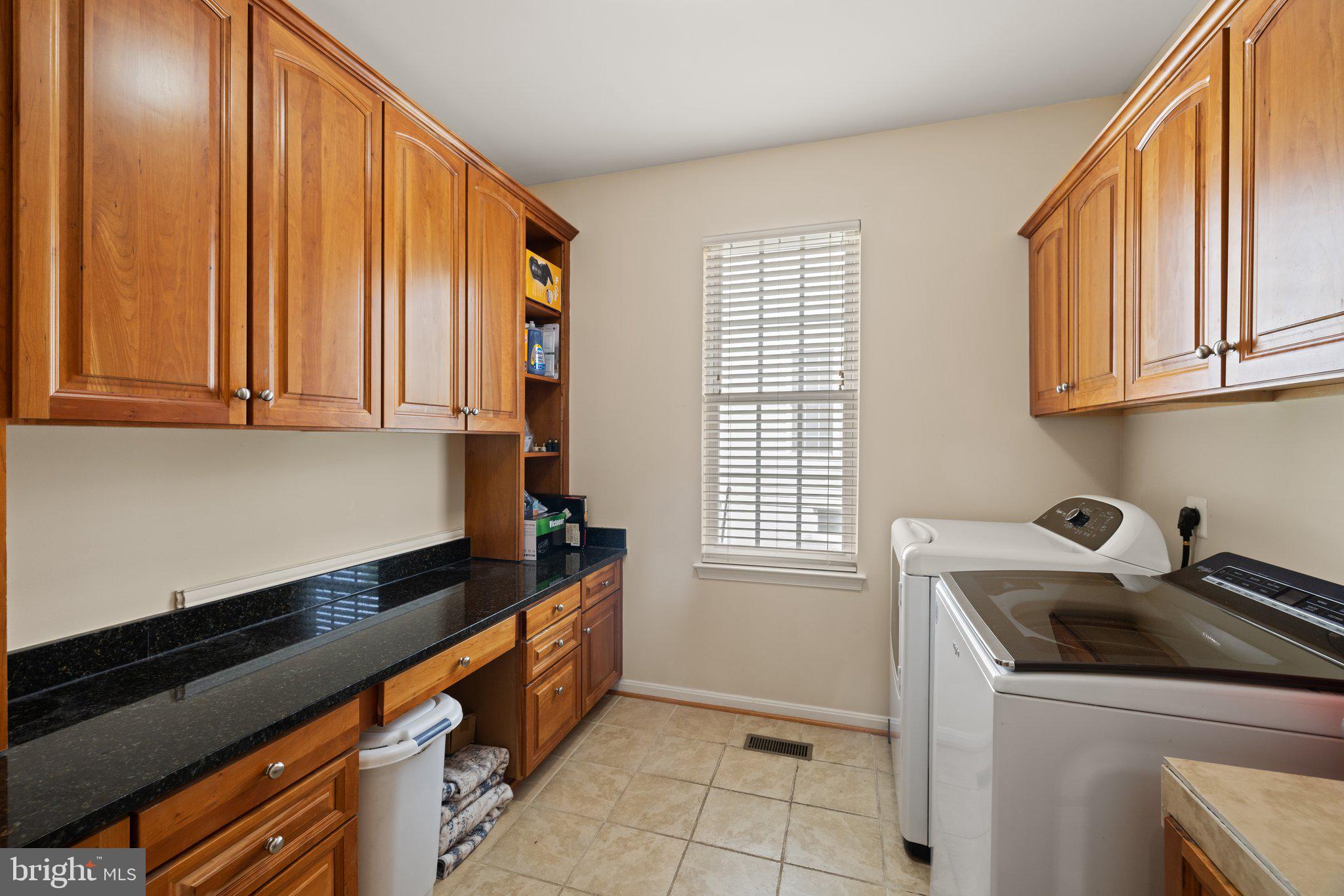 RIVER OAKS - Residential