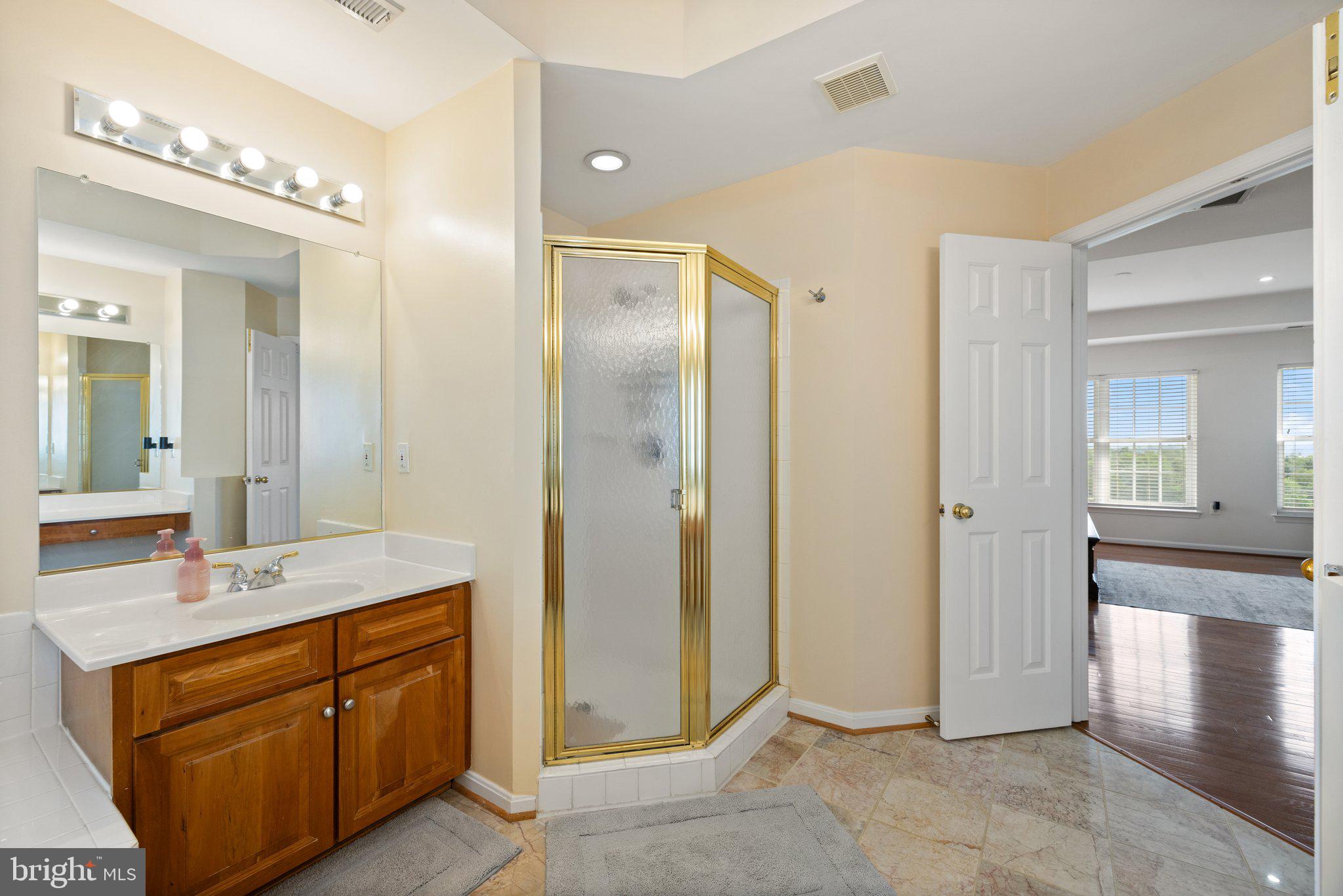 RIVER OAKS - Residential