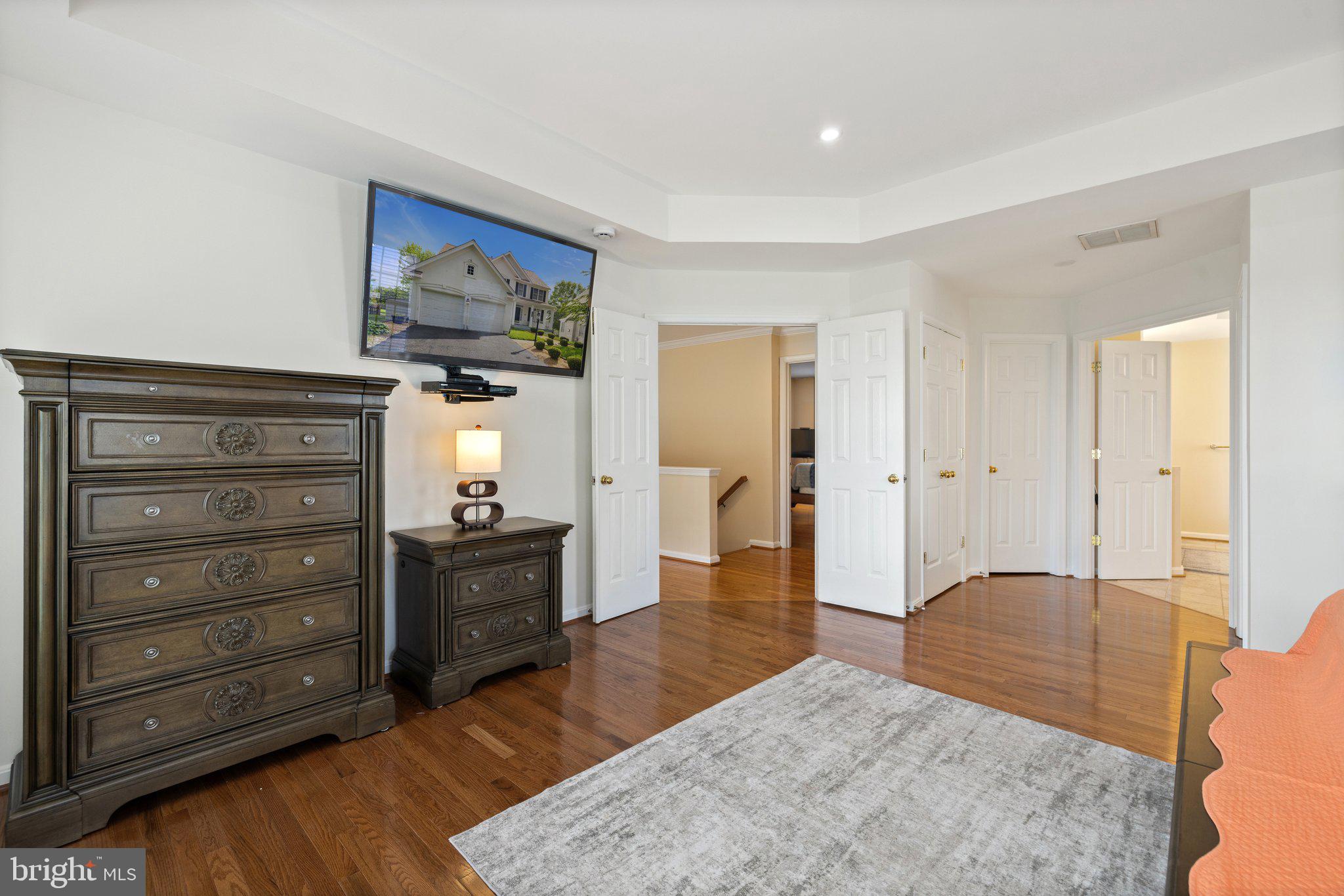 RIVER OAKS - Residential