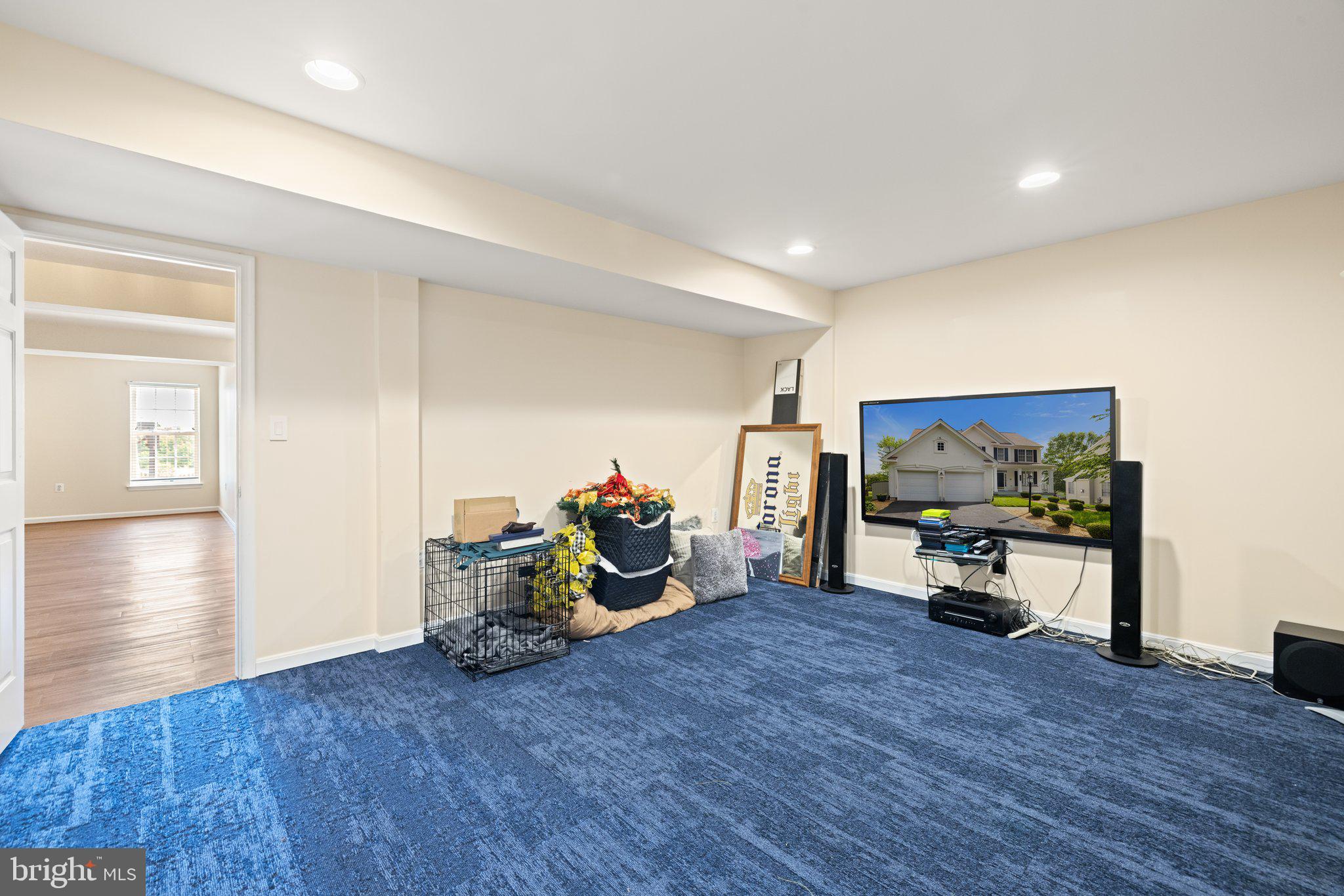 RIVER OAKS - Residential