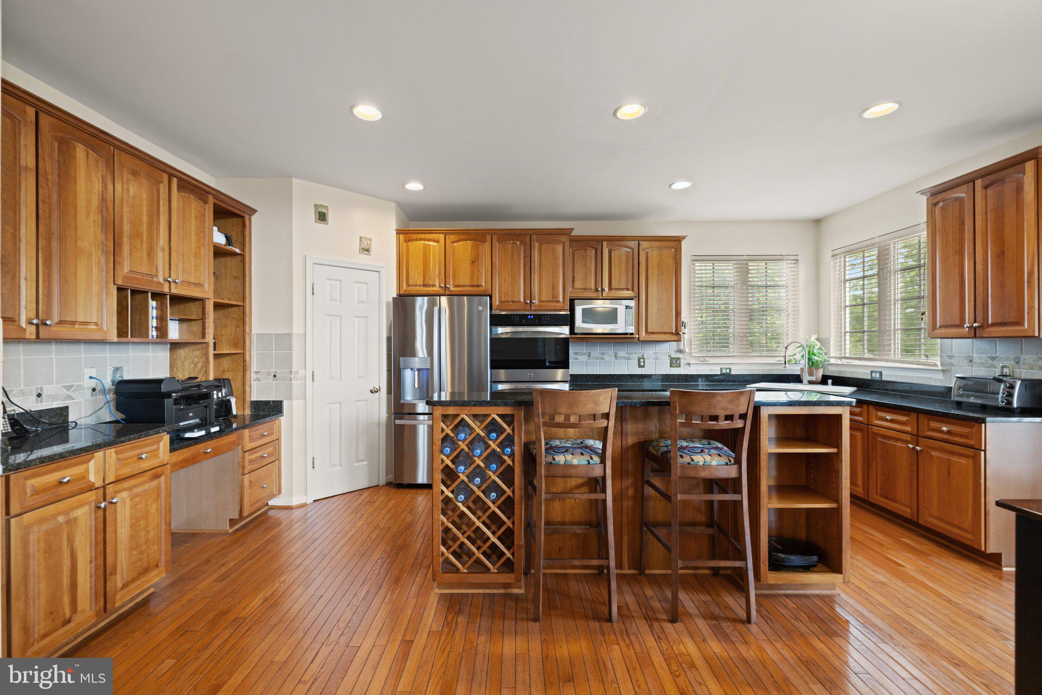 RIVER OAKS - Residential