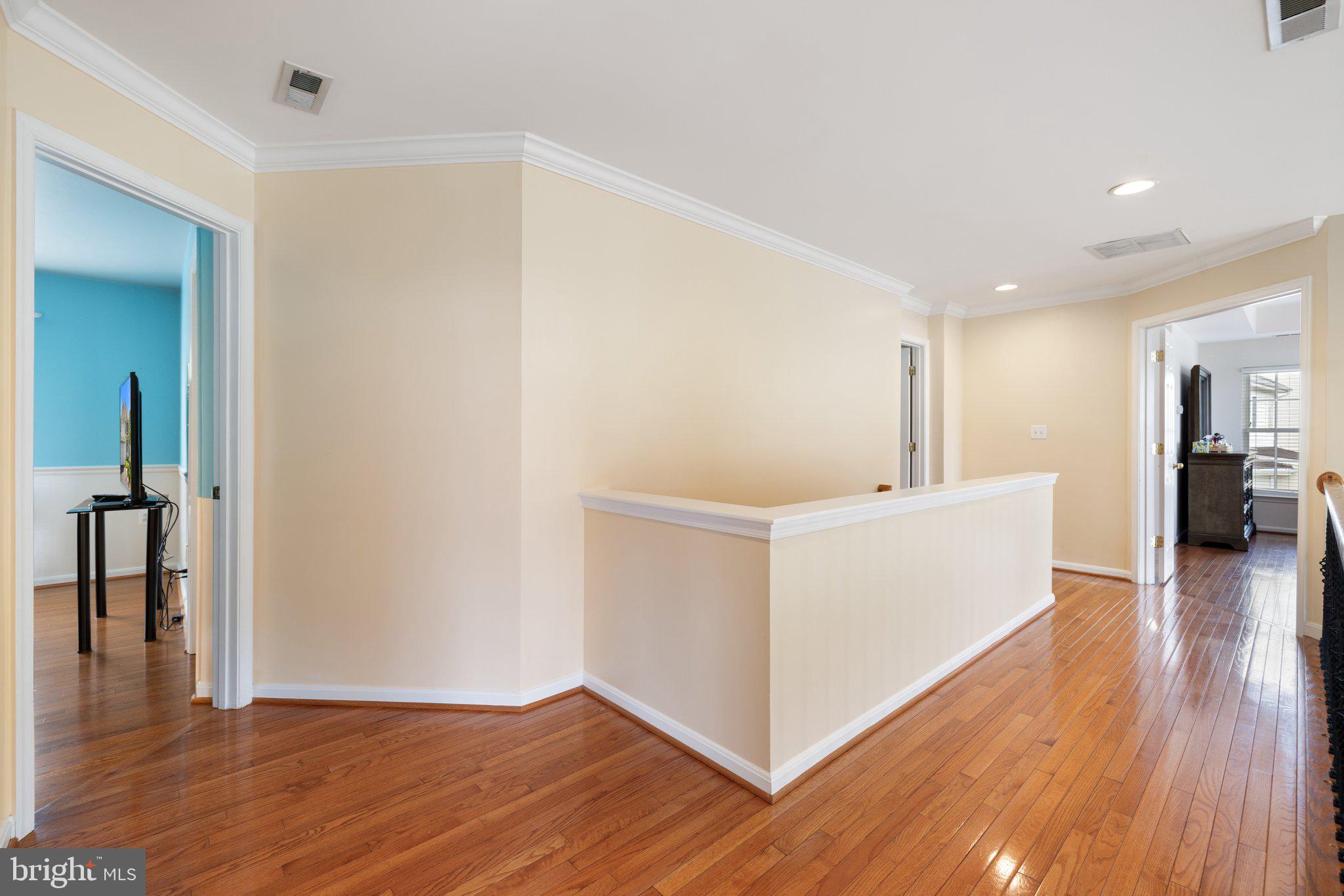 RIVER OAKS - Residential