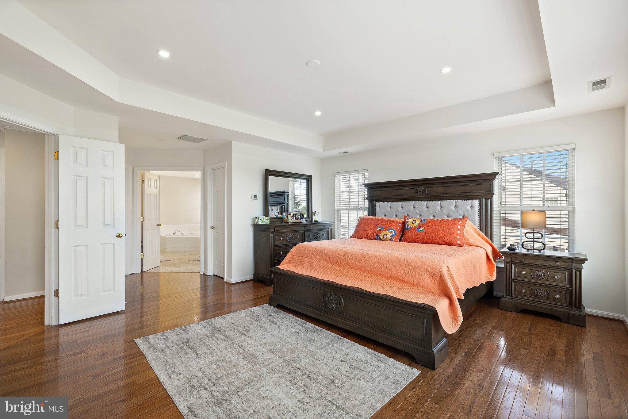 RIVER OAKS - Residential