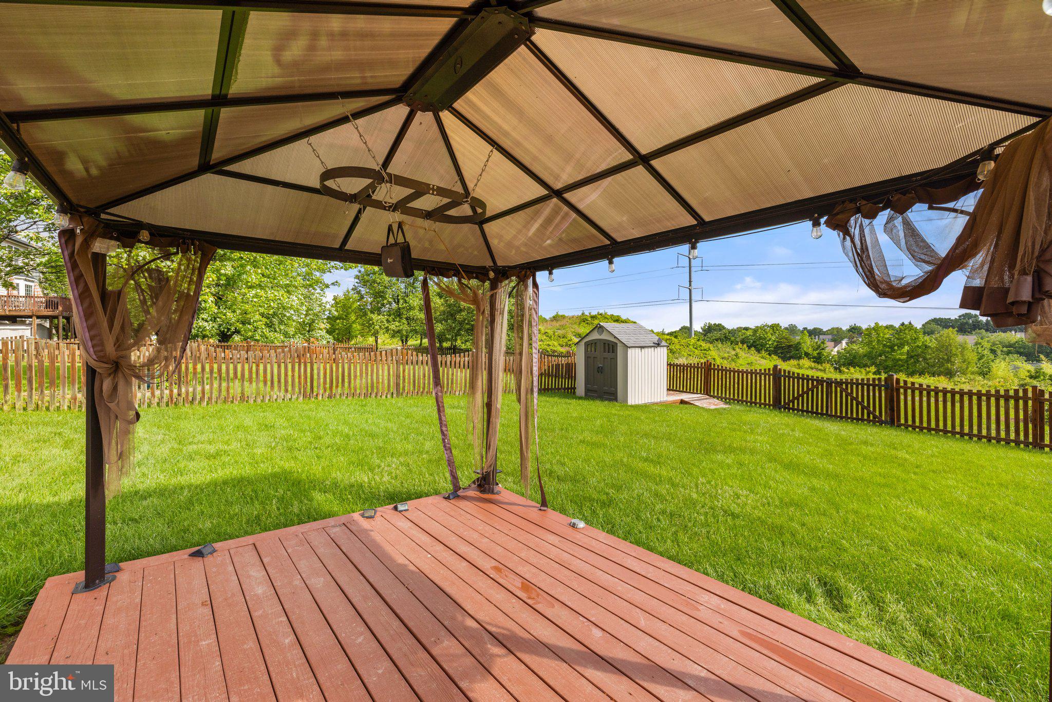 RIVER OAKS - Residential