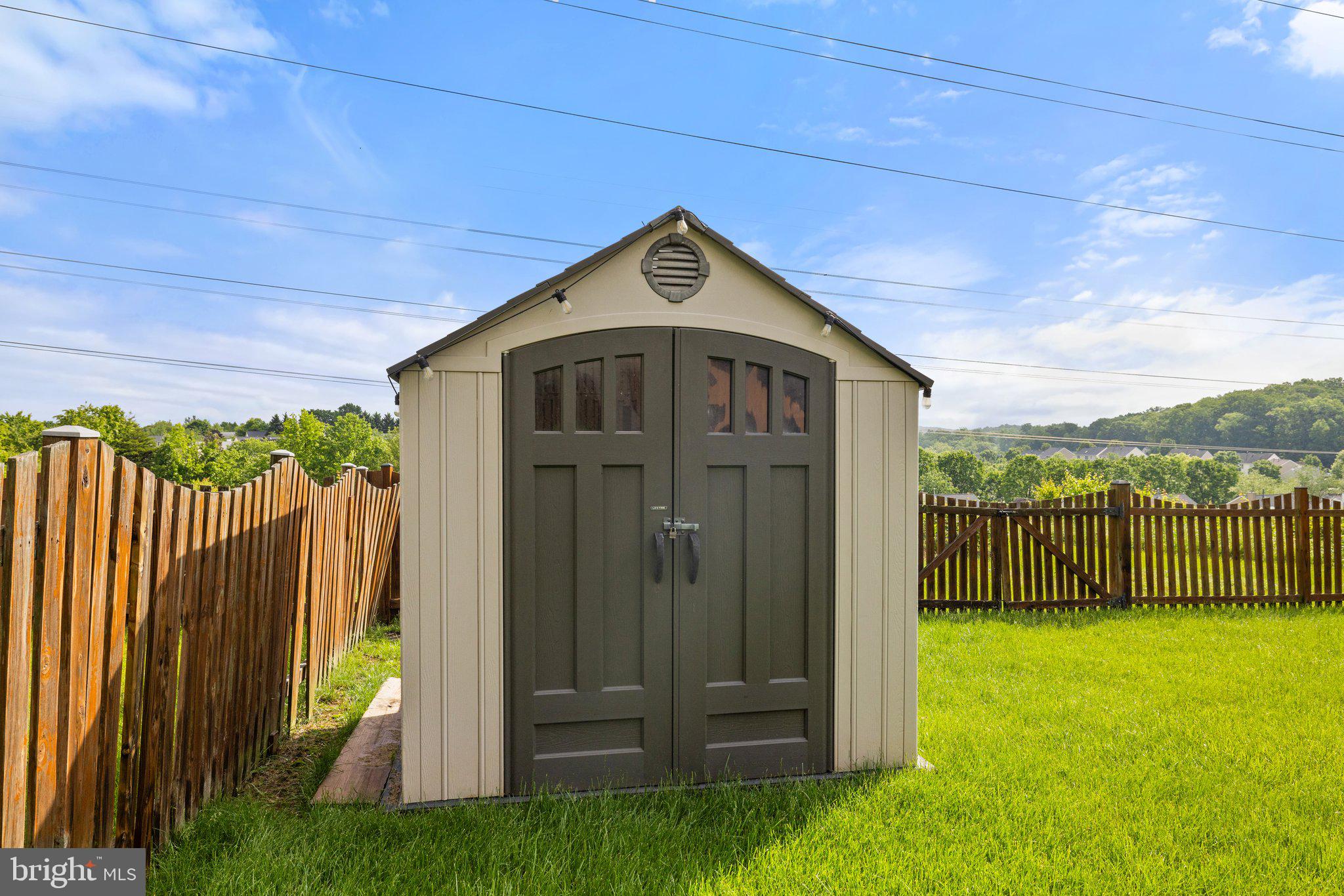 RIVER OAKS - Residential