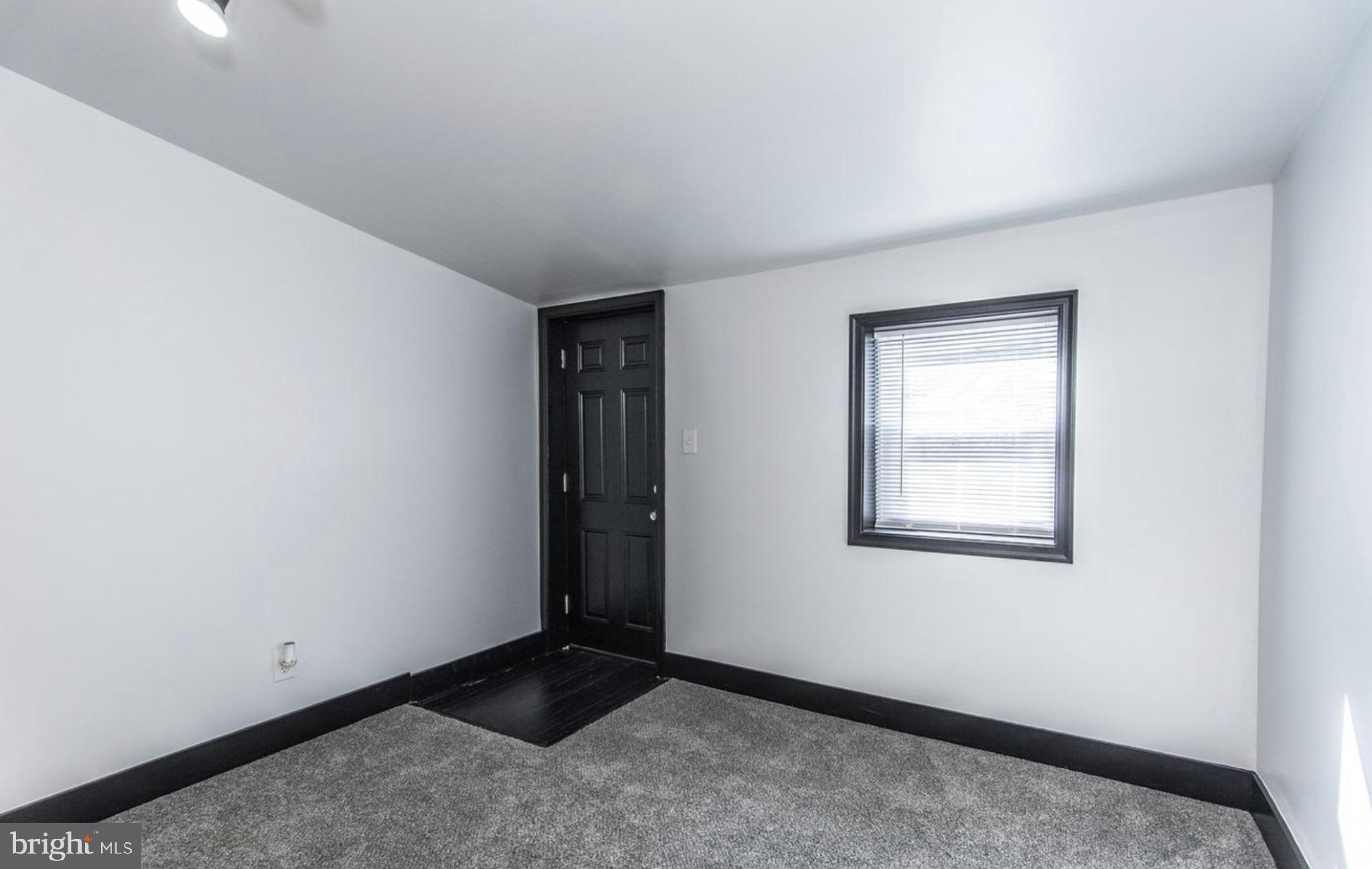 EAST KENSINGTON - Residential