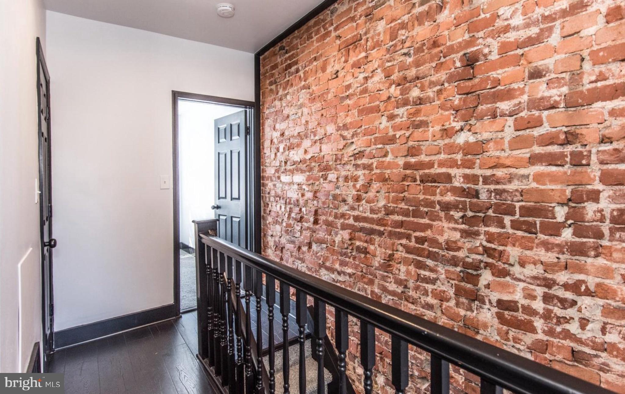 EAST KENSINGTON - Residential